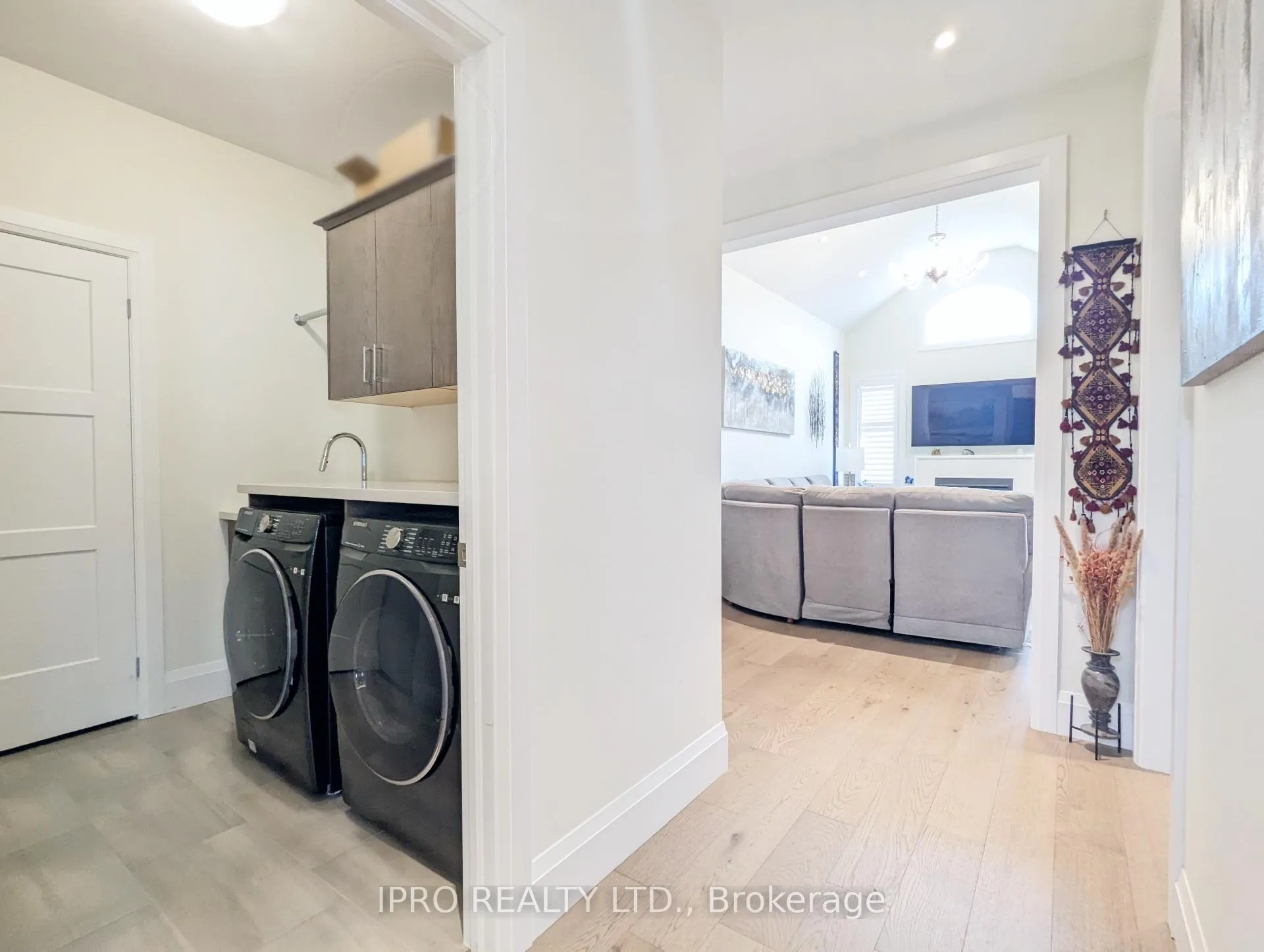 Photo 40 of 23 Higham Place, Clarington, Bowmanville — HOMEH