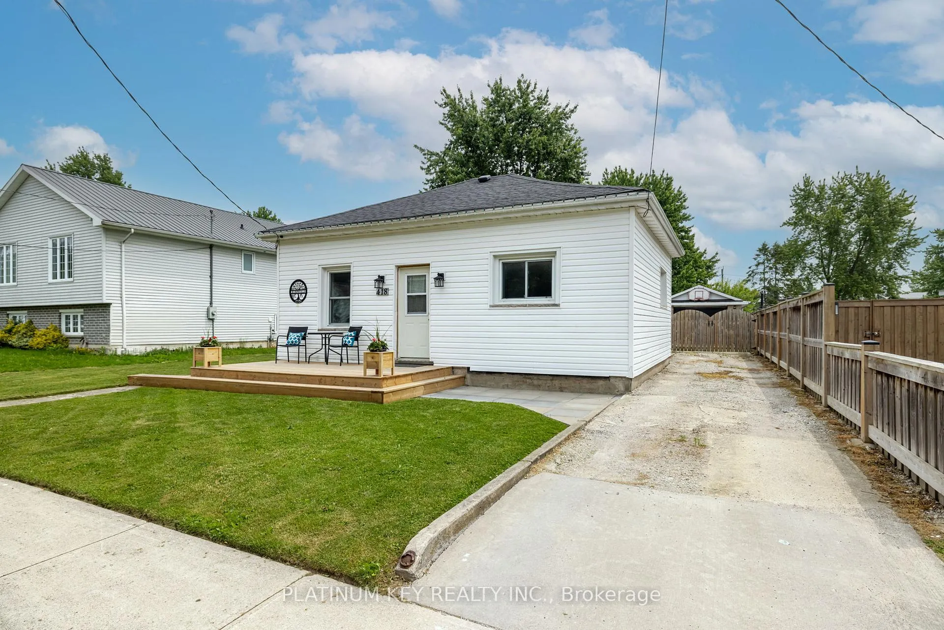 Photo 1 of 418 Huron Street, Warwick, Watford — HOMEH