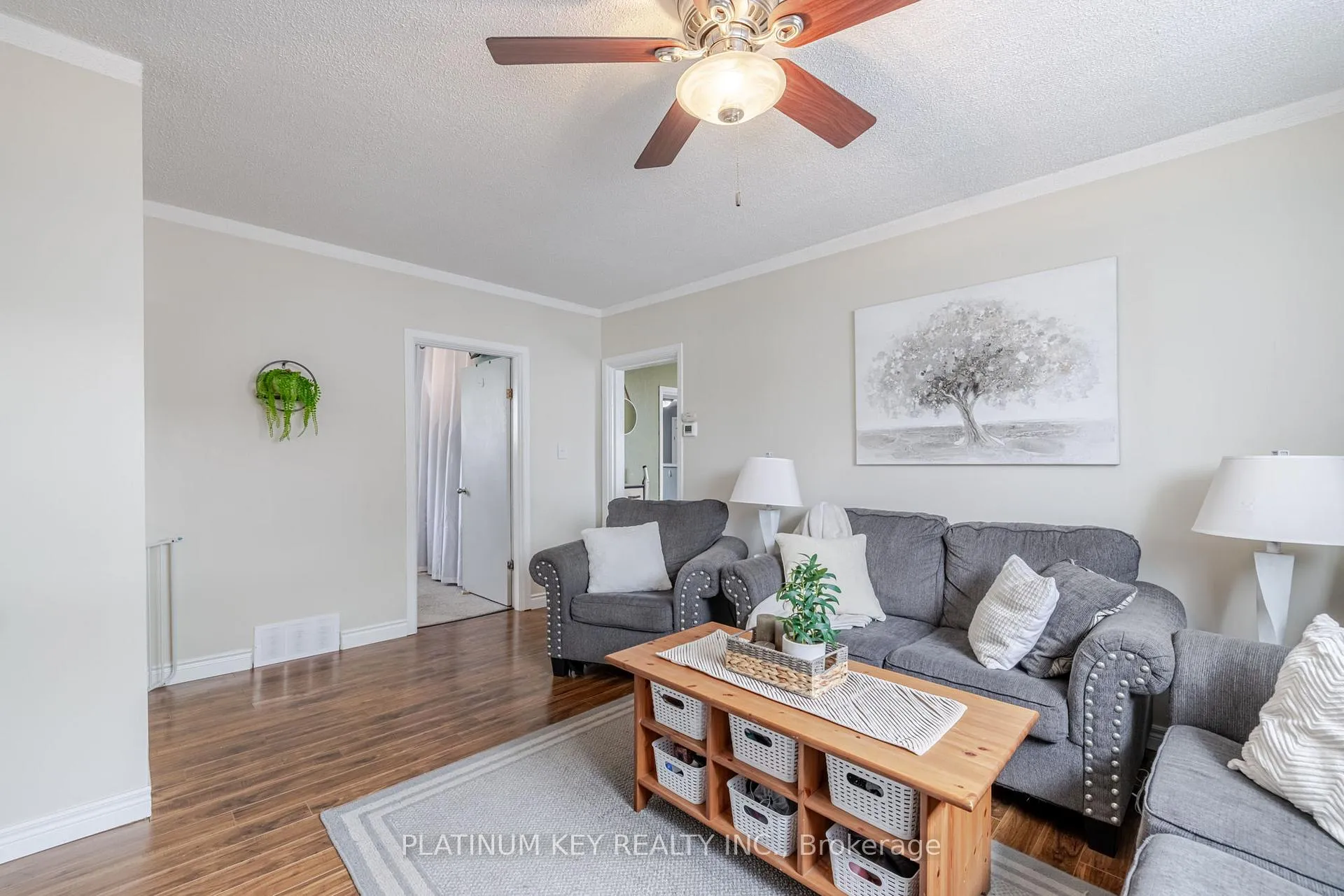 Photo 6 of 418 Huron Street, Warwick, Watford — HOMEH