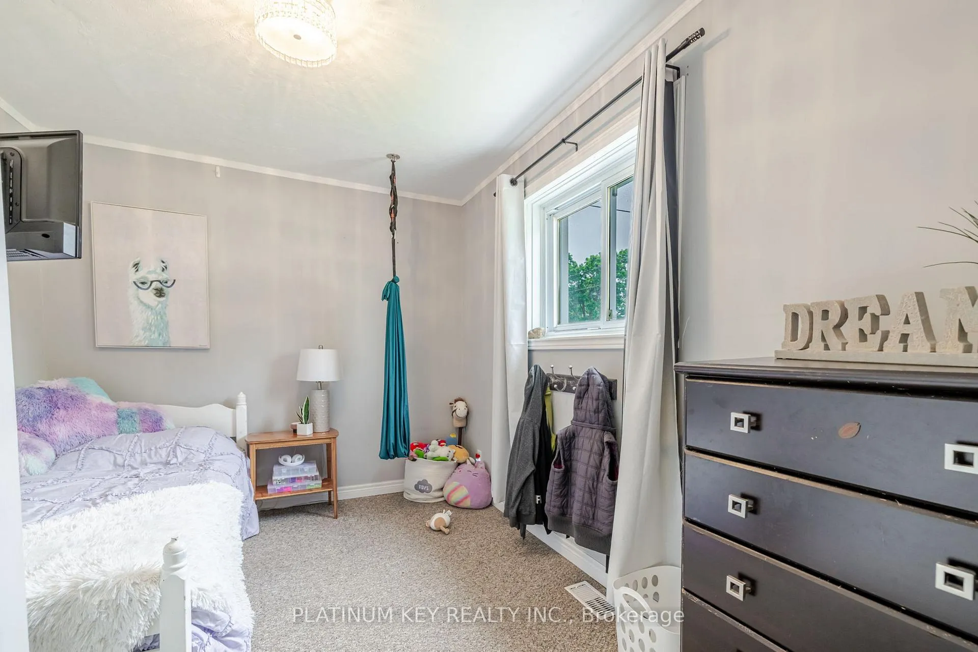 Photo 14 of 418 Huron Street, Warwick, Watford — HOMEH