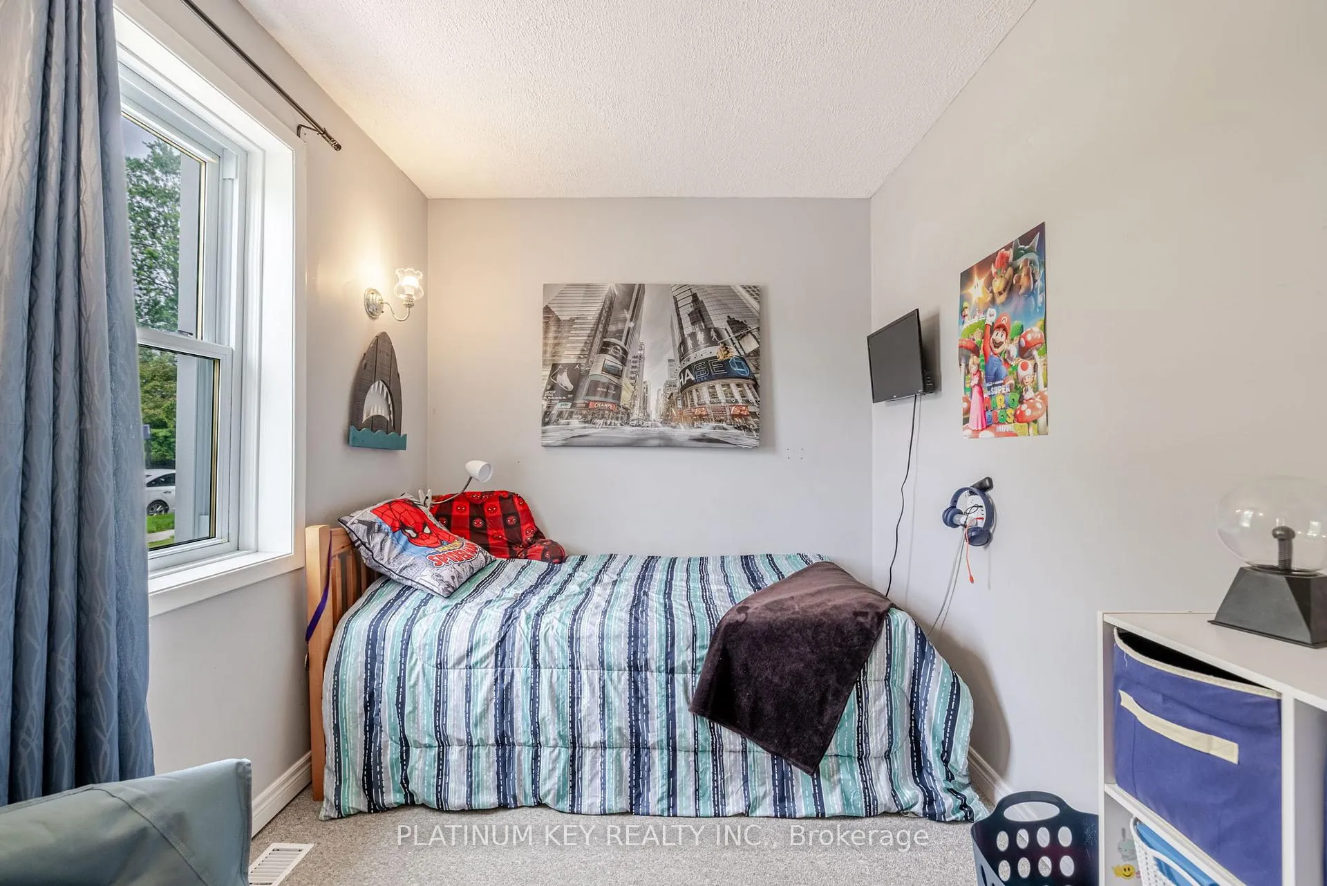 Photo 16 of 418 Huron Street, Warwick, Watford — HOMEH