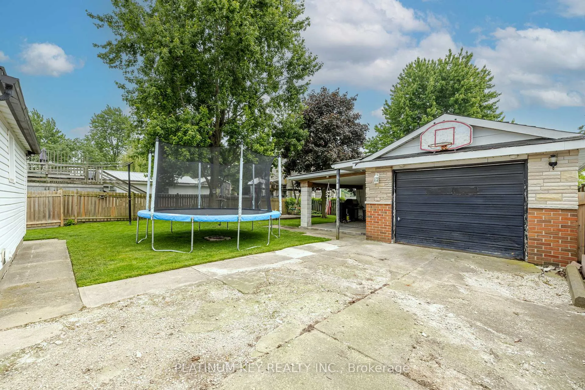 Photo 24 of 418 Huron Street, Warwick, Watford — HOMEH