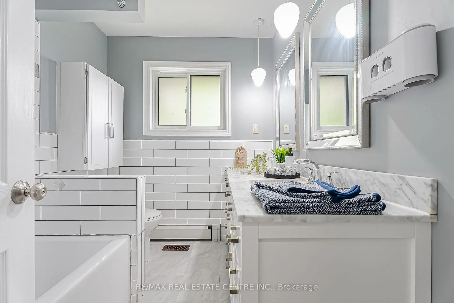 Photo 13 of 95 Ripplewood Crescent, Kitchener — HOMEH