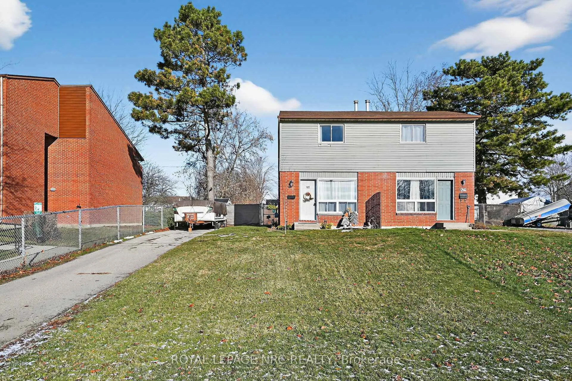 Photo 3 of 527 Main Street E, Haldimand, Dunnville — HOMEH