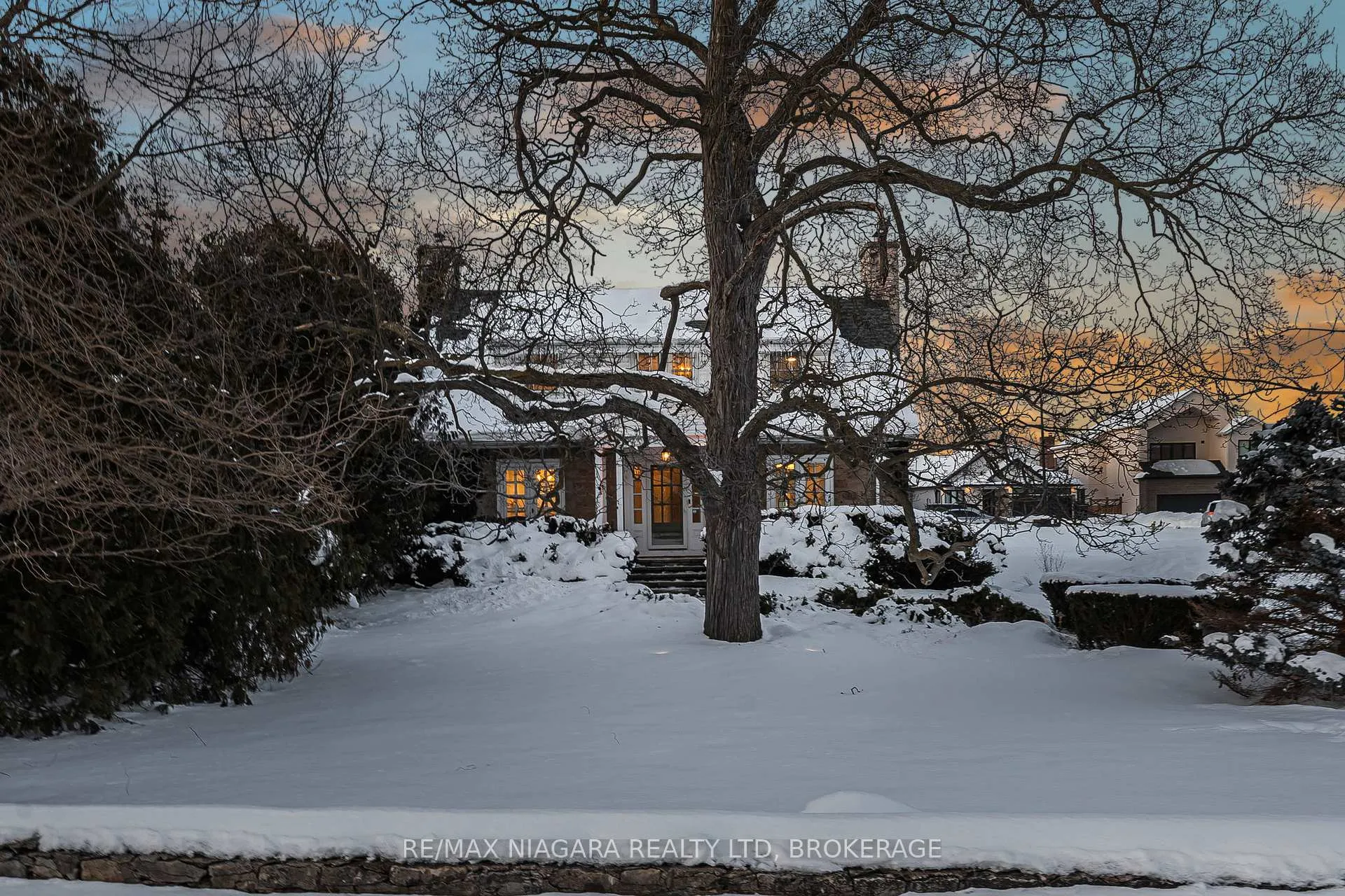 Photo 2 of 1840 Decew Road, Thorold, Confederation Heights — HOMEH