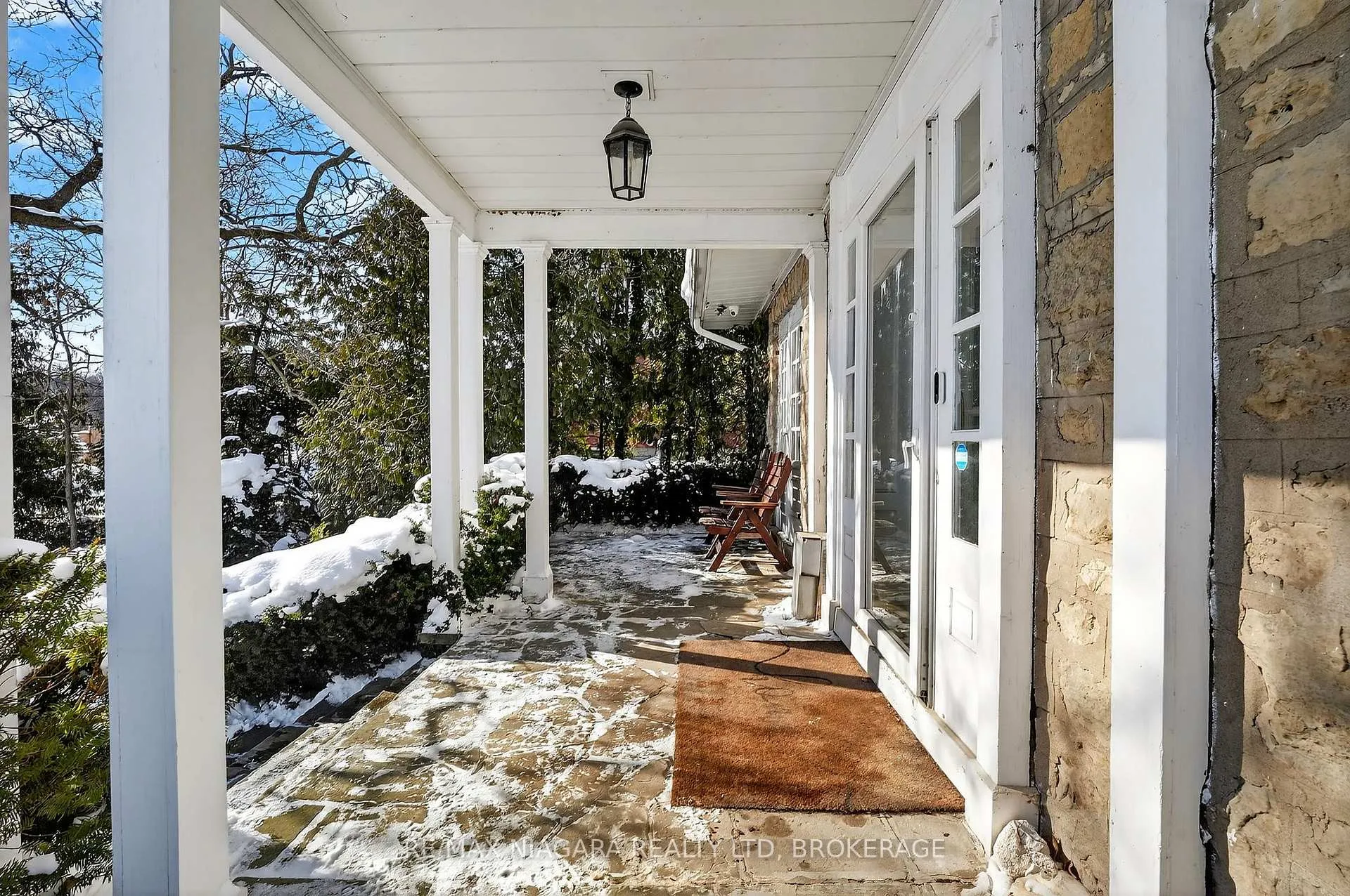 Photo 4 of 1840 Decew Road, Thorold, Confederation Heights — HOMEH