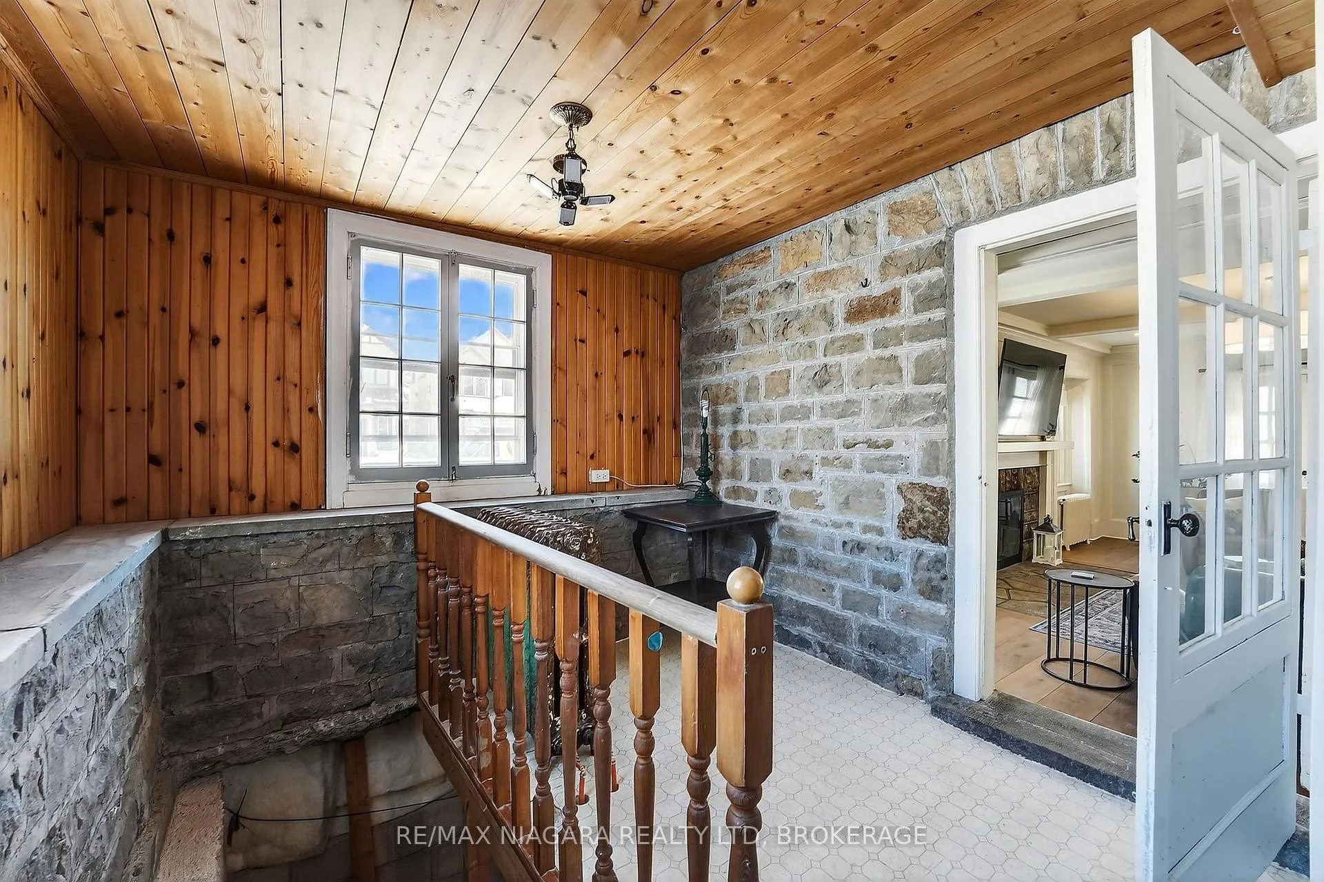 Photo 22 of 1840 Decew Road, Thorold, Confederation Heights — HOMEH