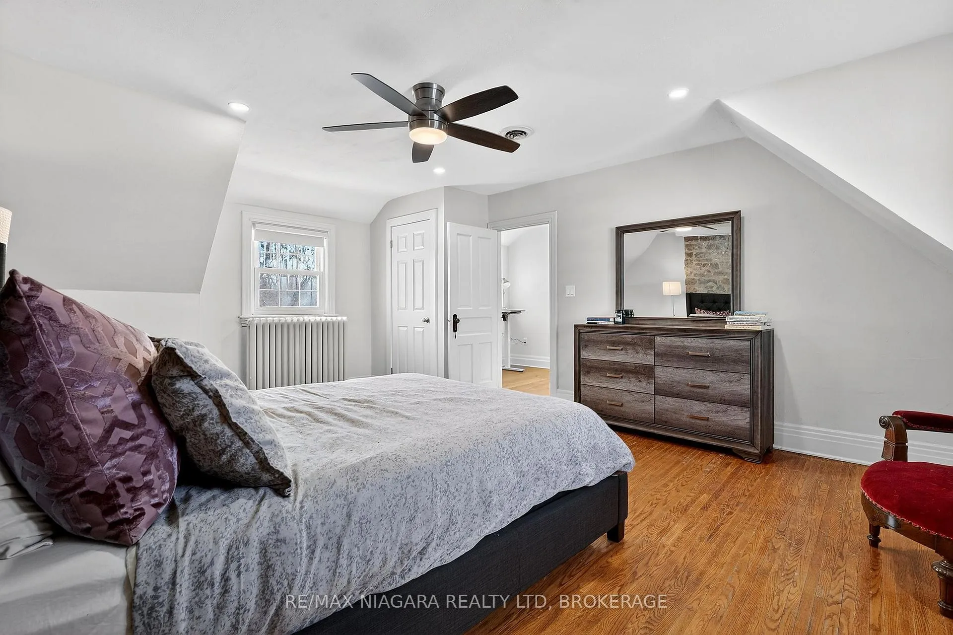 Photo 28 of 1840 Decew Road, Thorold, Confederation Heights — HOMEH