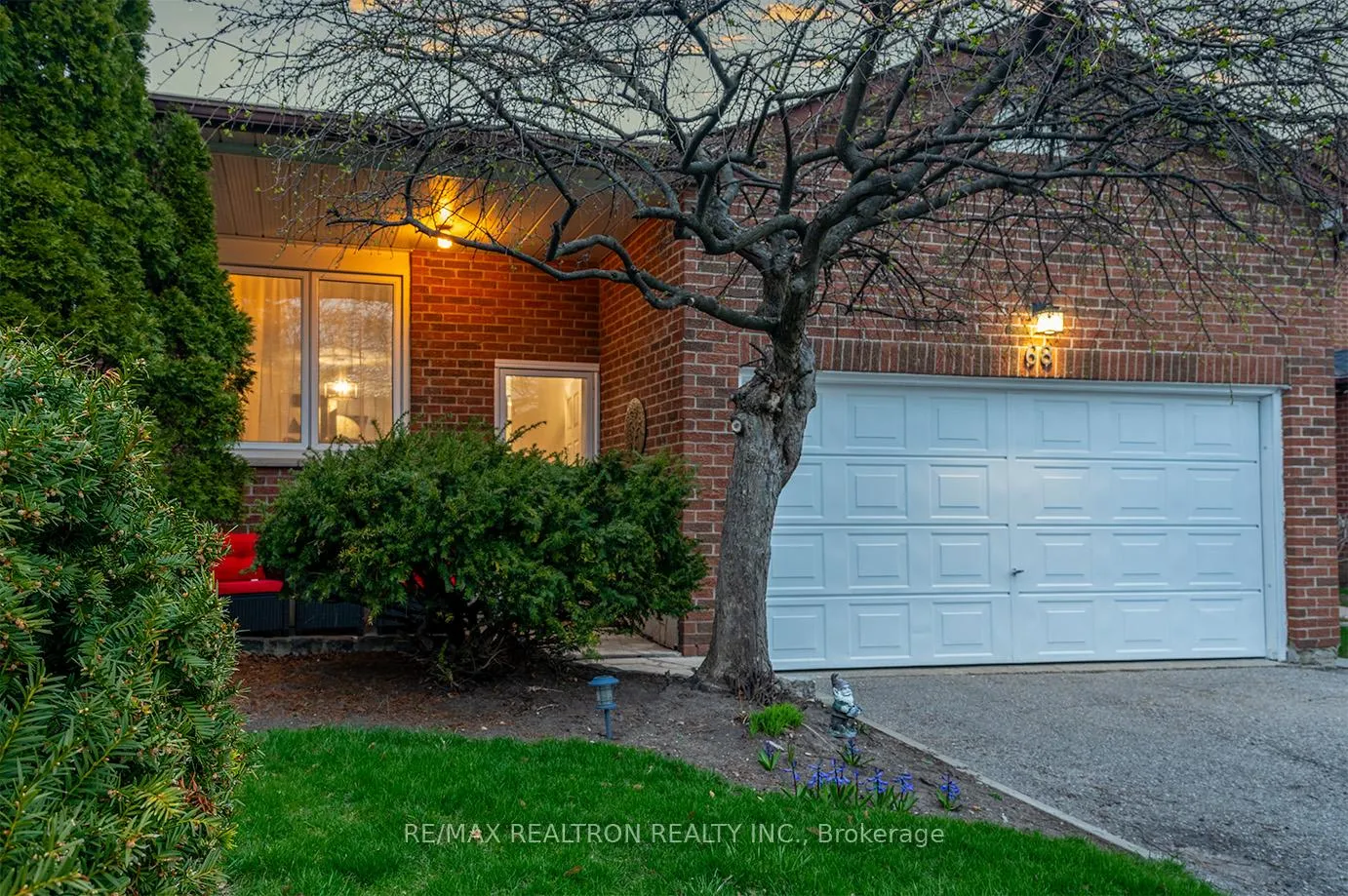 Photo 3 of 68 Trawley Crescent, Ajax, Central — HOMEH
