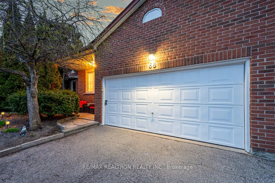 Photo 4 of 68 Trawley Crescent, Ajax, Central — HOMEH