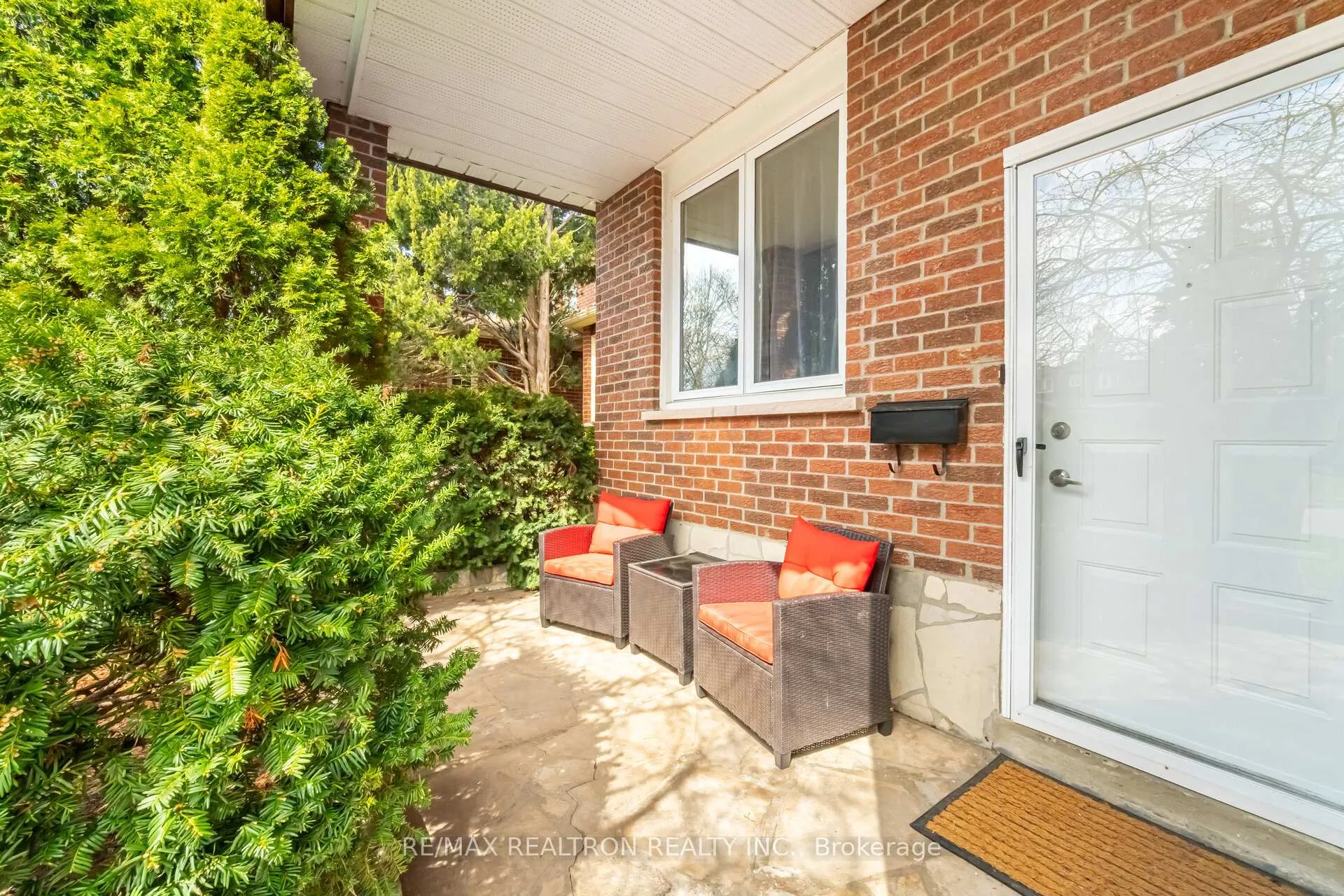 Photo 5 of 68 Trawley Crescent, Ajax, Central — HOMEH
