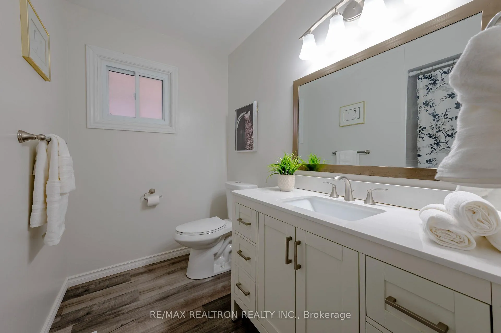 Photo 24 of 68 Trawley Crescent, Ajax, Central — HOMEH