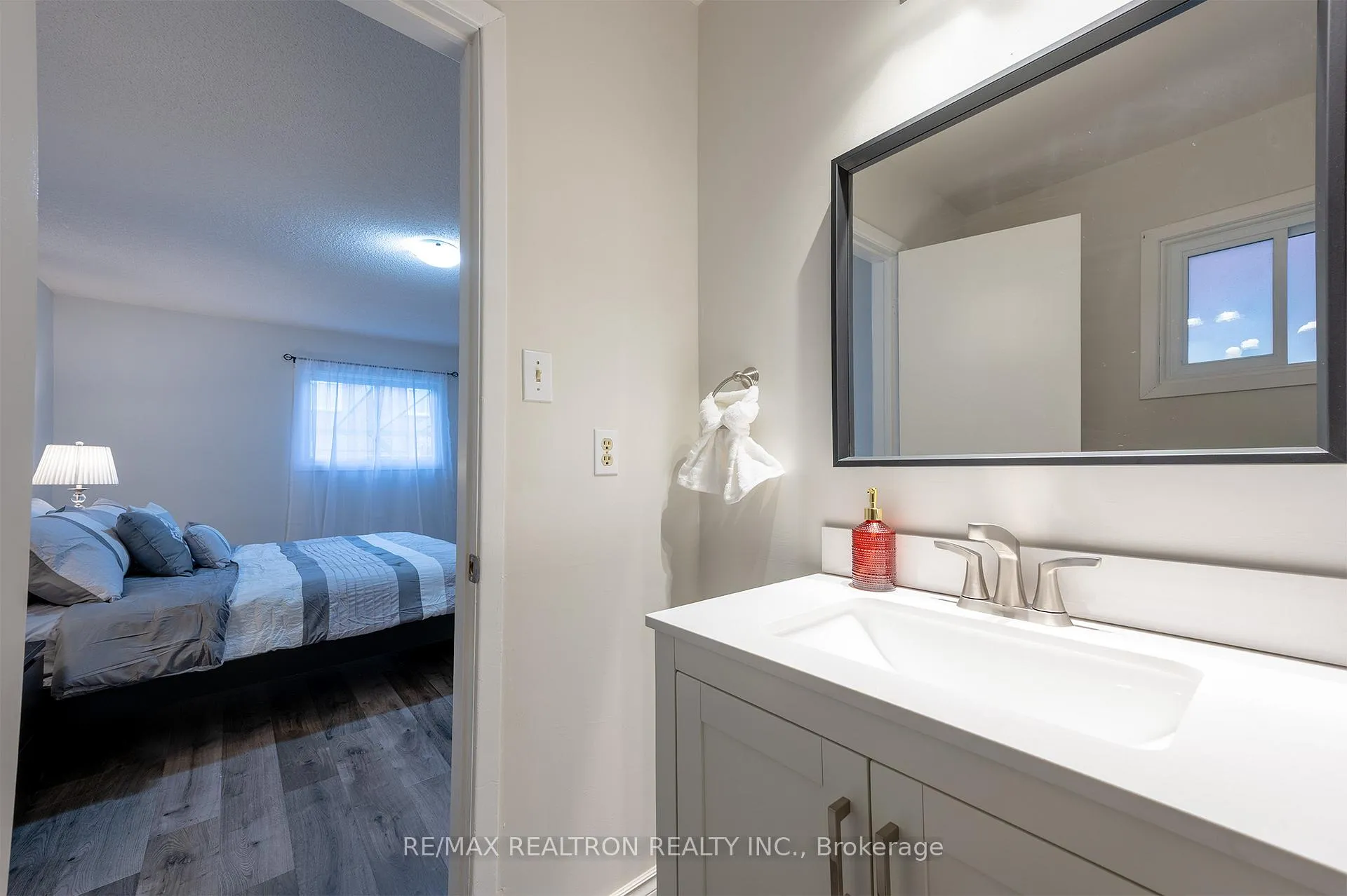Photo 25 of 68 Trawley Crescent, Ajax, Central — HOMEH