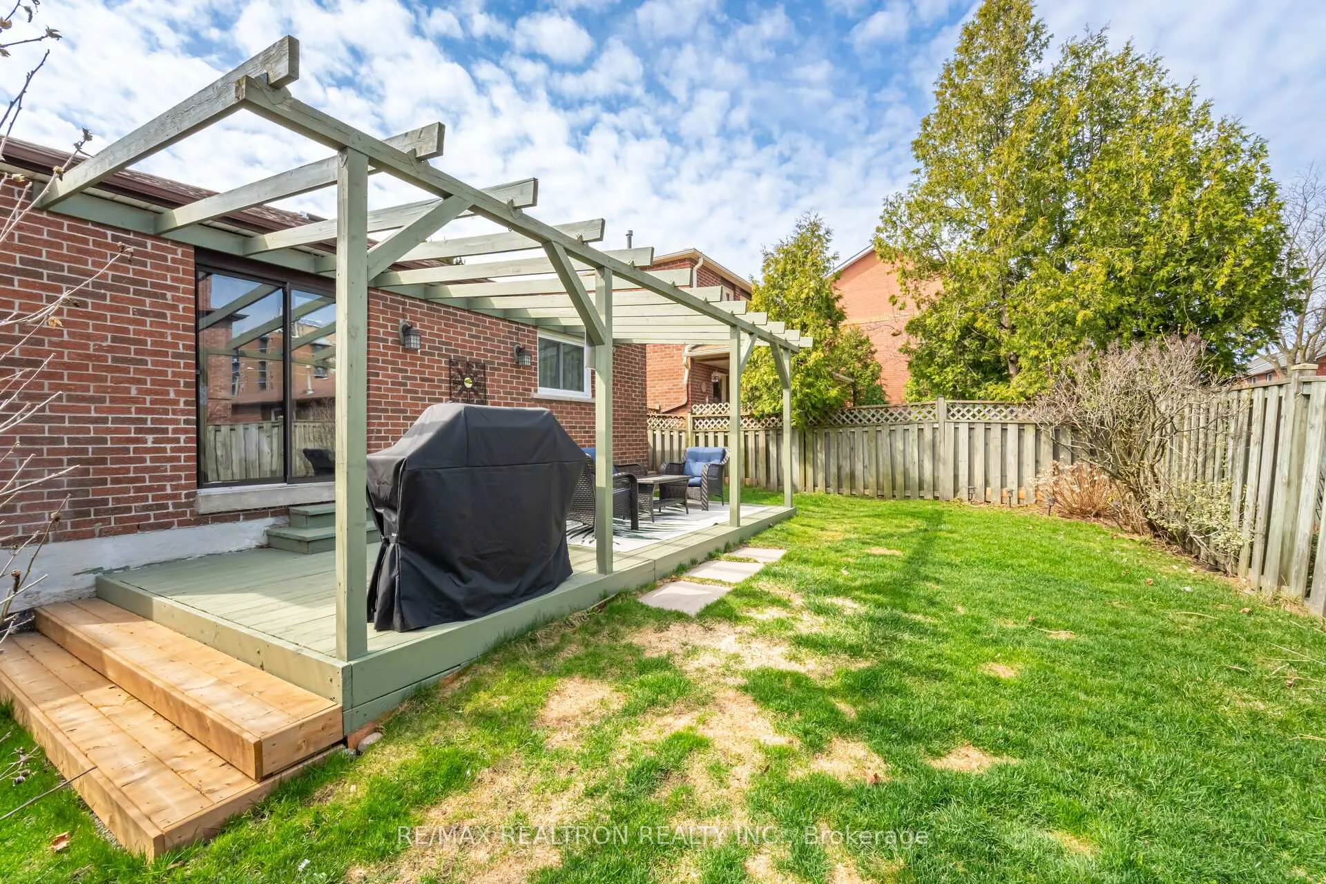 Photo 36 of 68 Trawley Crescent, Ajax, Central — HOMEH