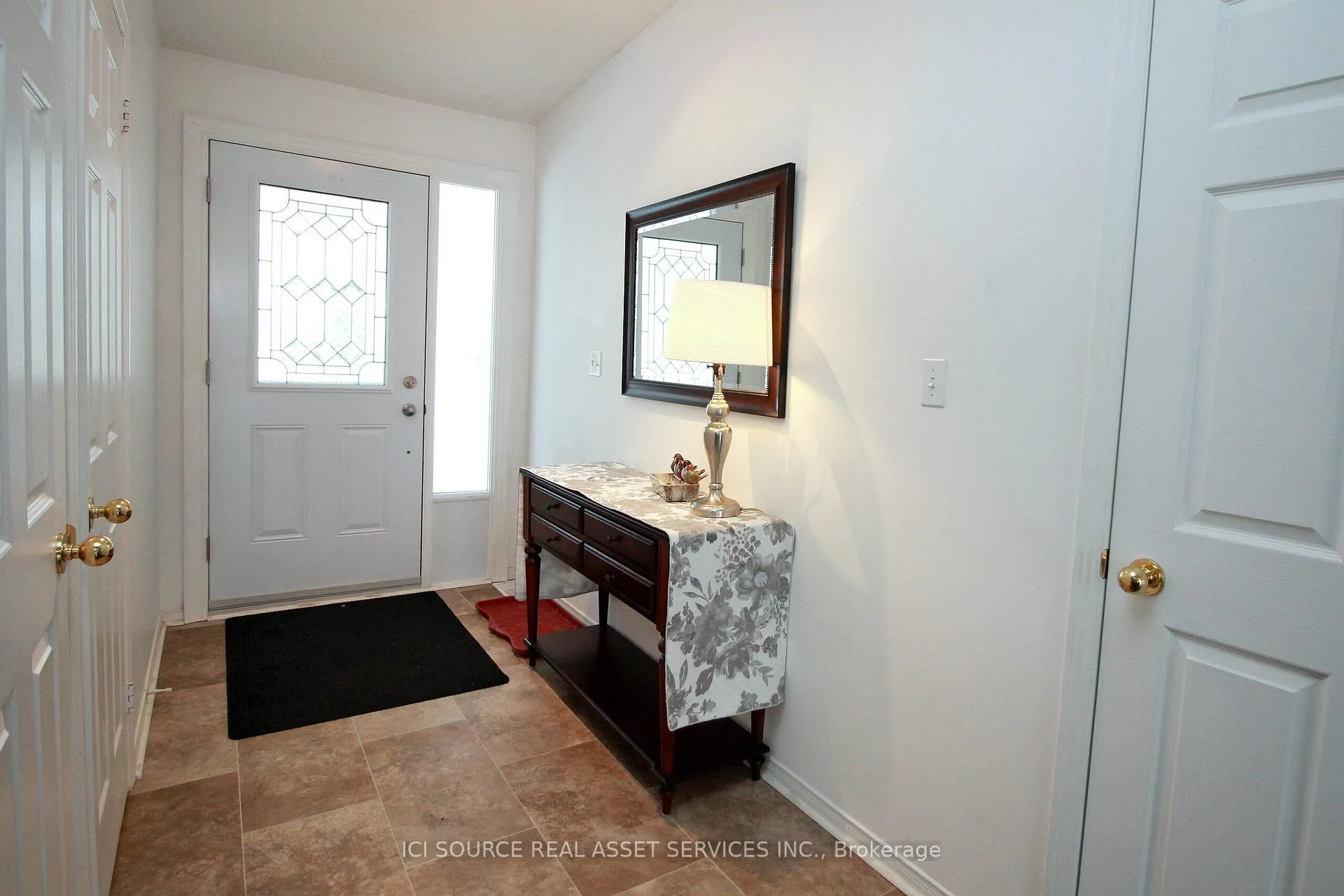 Photo 5 of 85 Wilmot Trail, Clarington, Bowmanville — HOMEH