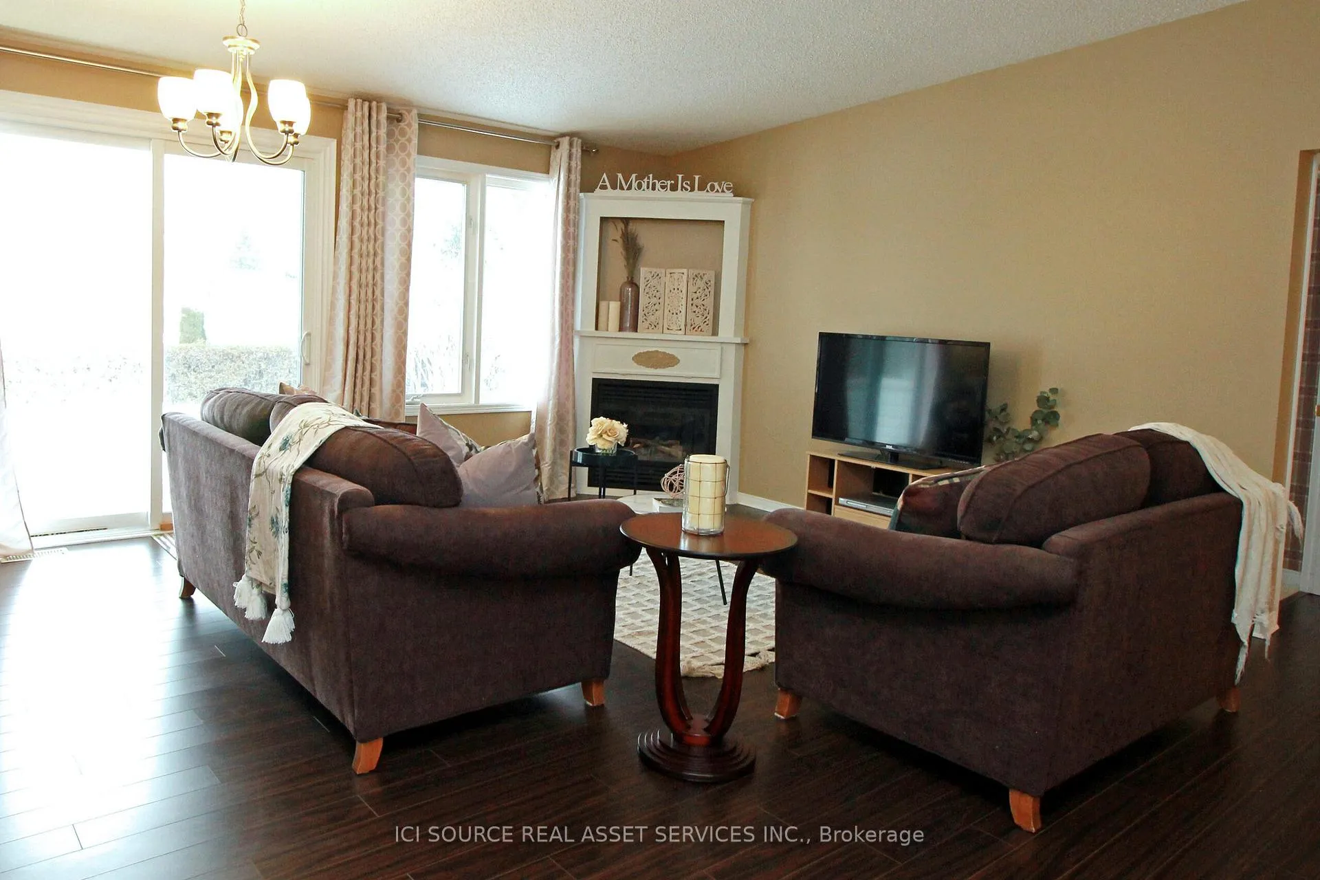 Photo 7 of 85 Wilmot Trail, Clarington, Bowmanville — HOMEH