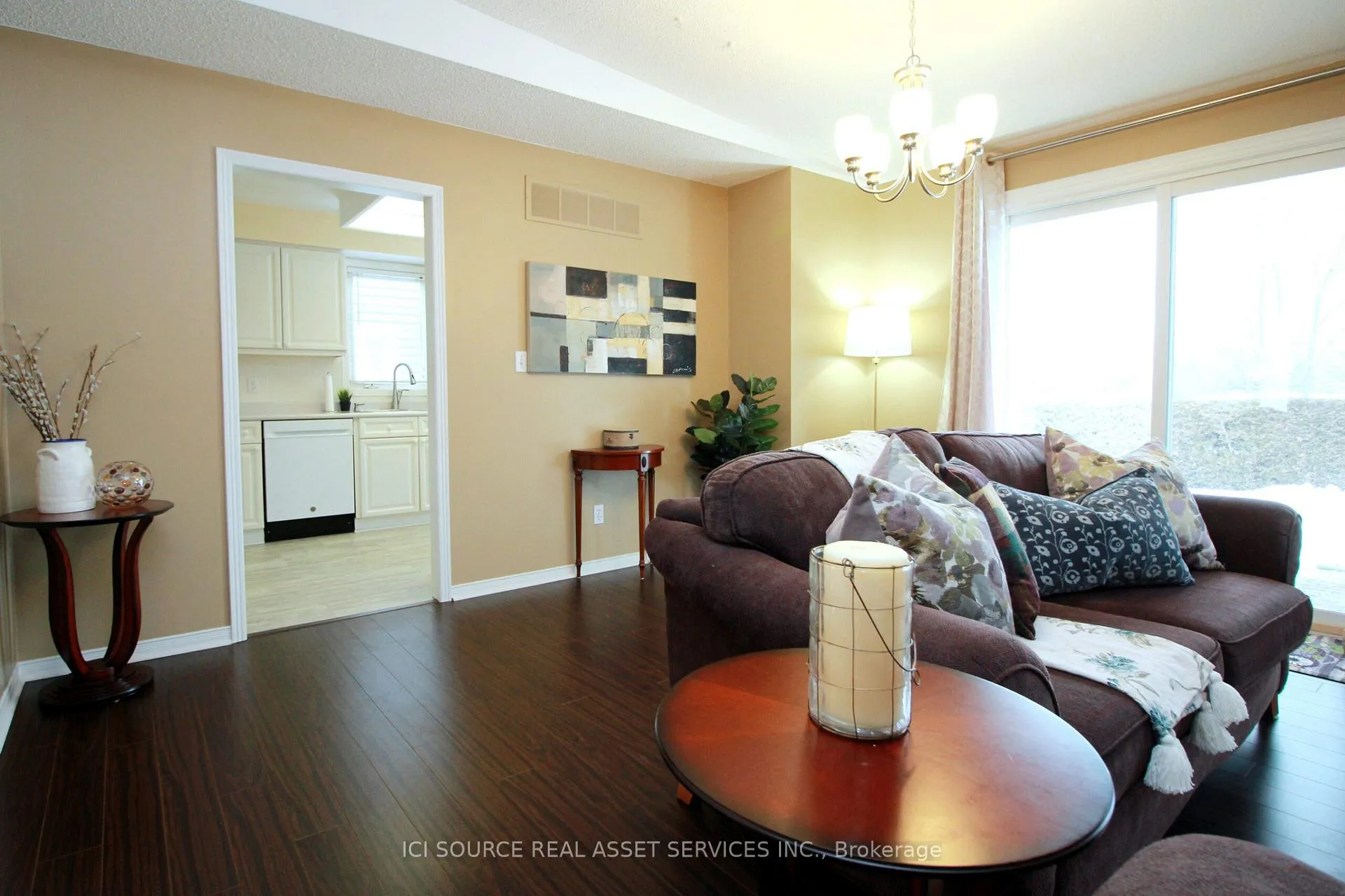 Photo 8 of 85 Wilmot Trail, Clarington, Bowmanville — HOMEH