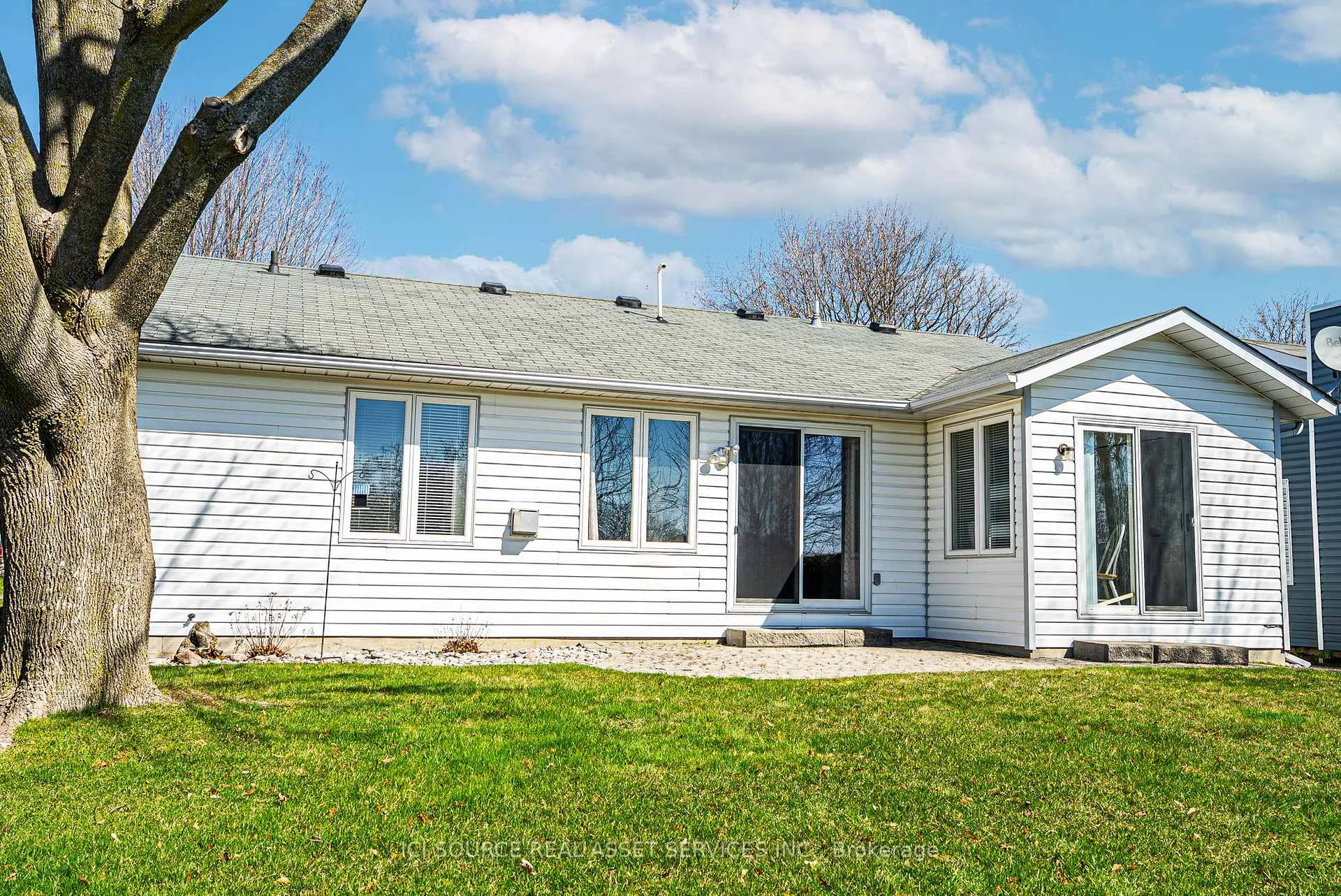 Photo 17 of 85 Wilmot Trail, Clarington, Bowmanville — HOMEH