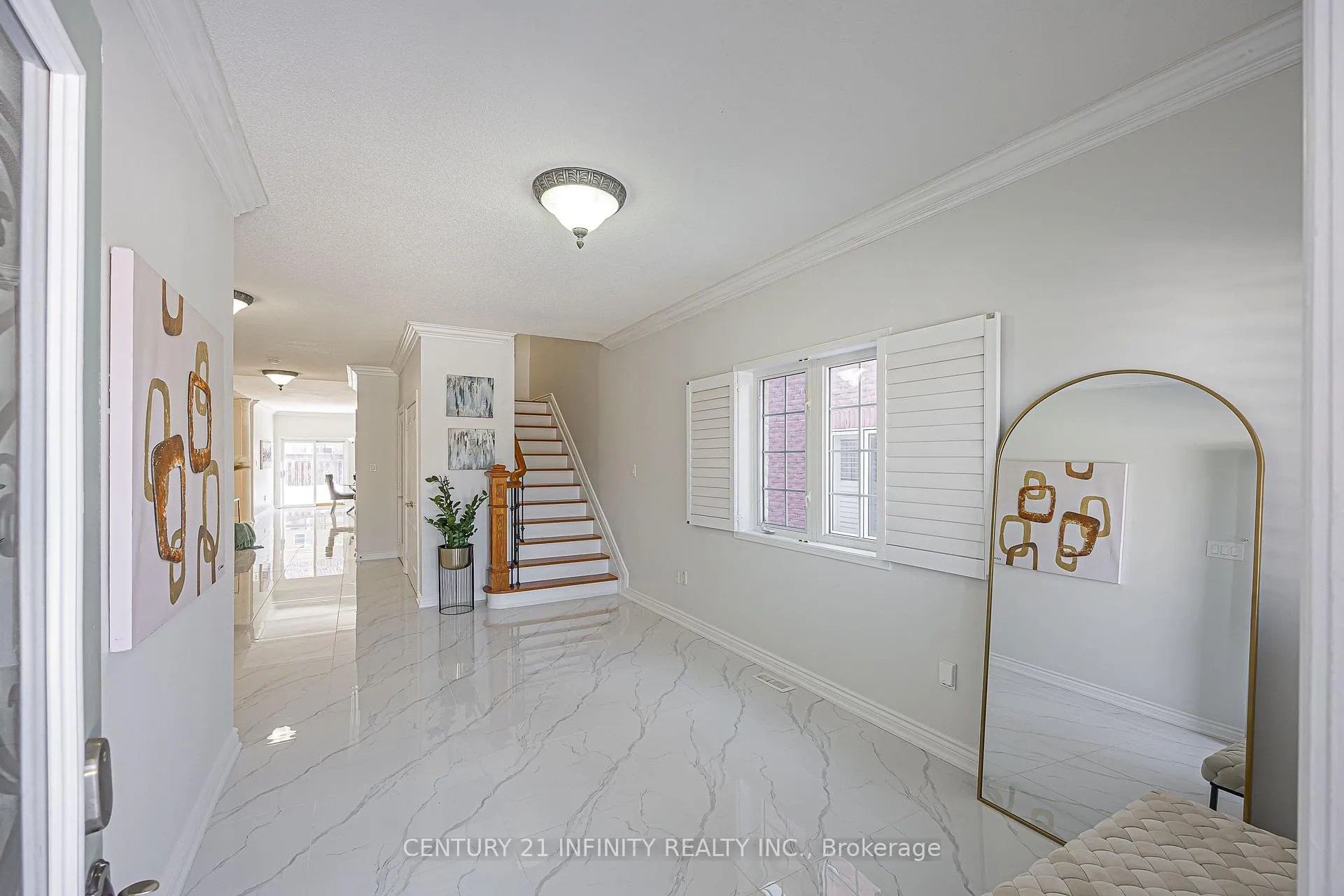 Photo 2 of 31 Gloria Crescent, Whitby, Williamsburg — HOMEH