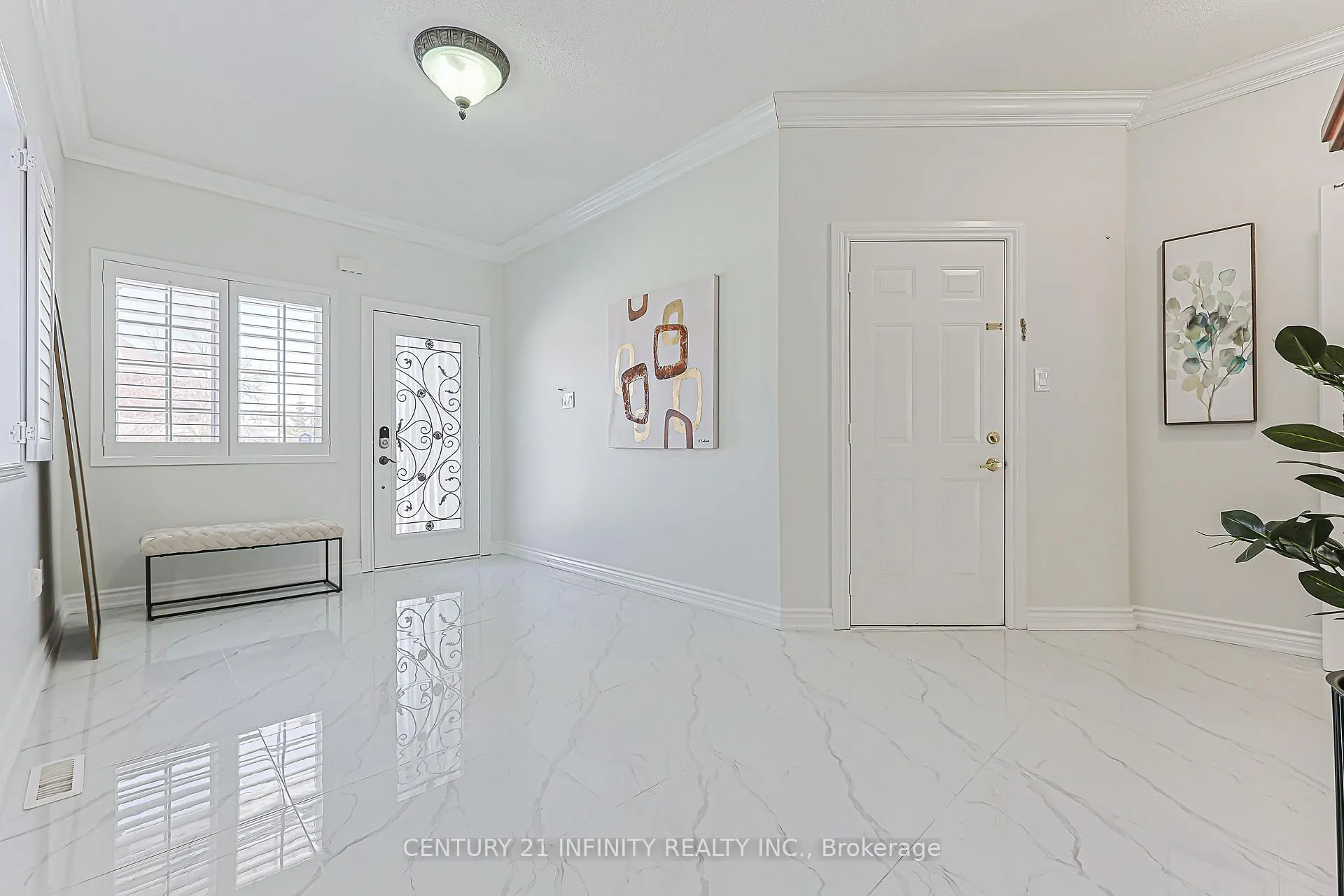 Photo 3 of 31 Gloria Crescent, Whitby, Williamsburg — HOMEH
