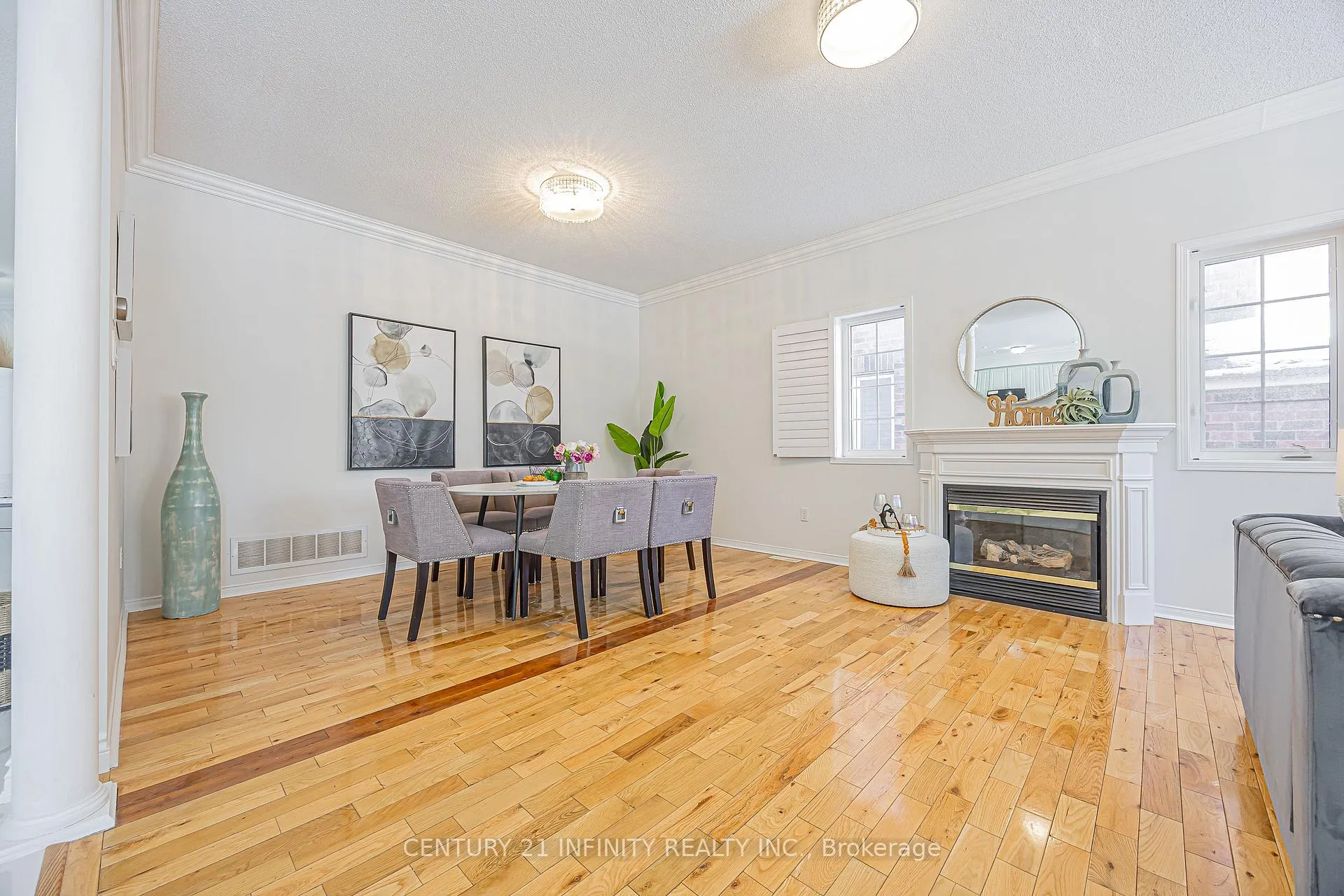 Photo 7 of 31 Gloria Crescent, Whitby, Williamsburg — HOMEH