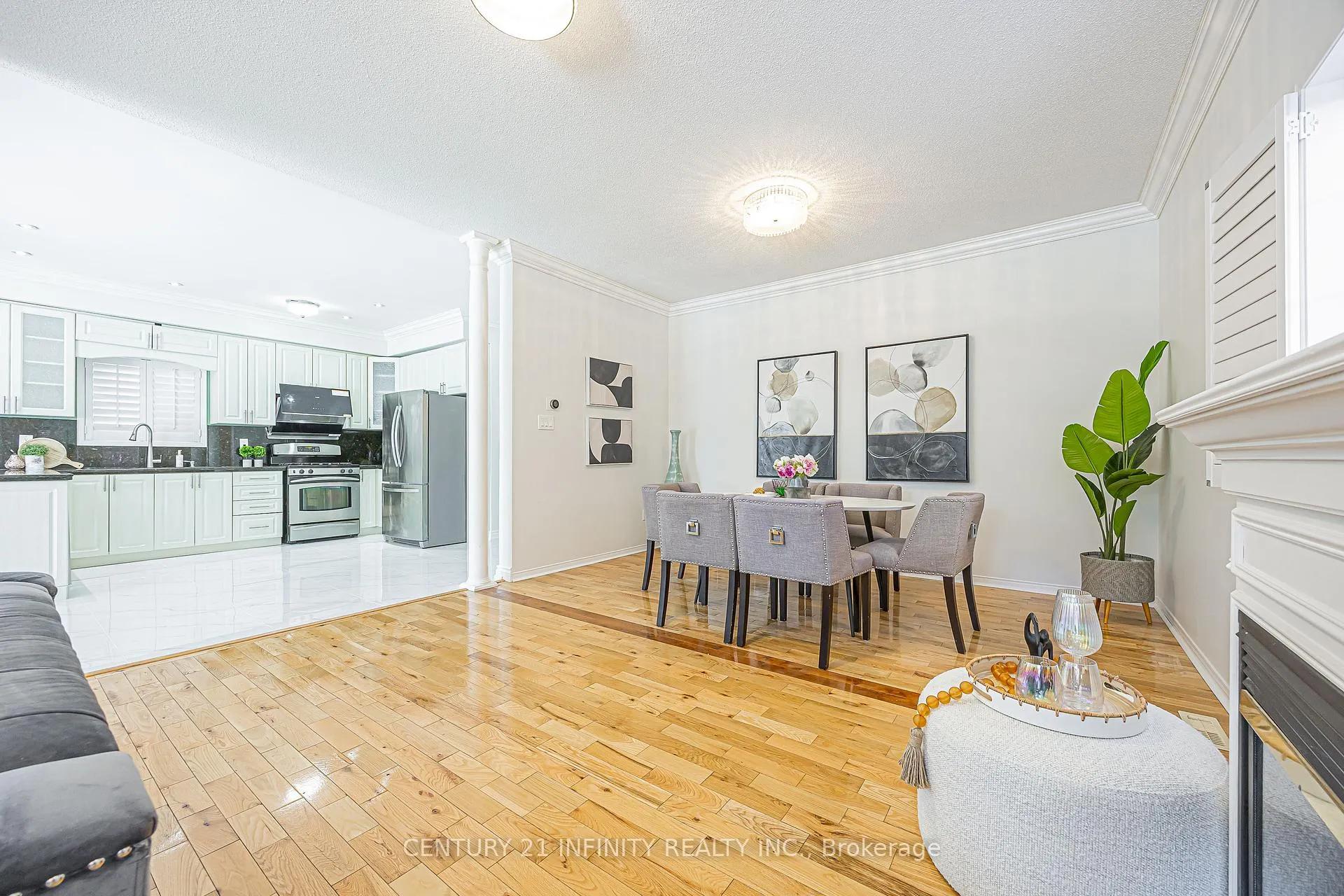 Photo 8 of 31 Gloria Crescent, Whitby, Williamsburg — HOMEH