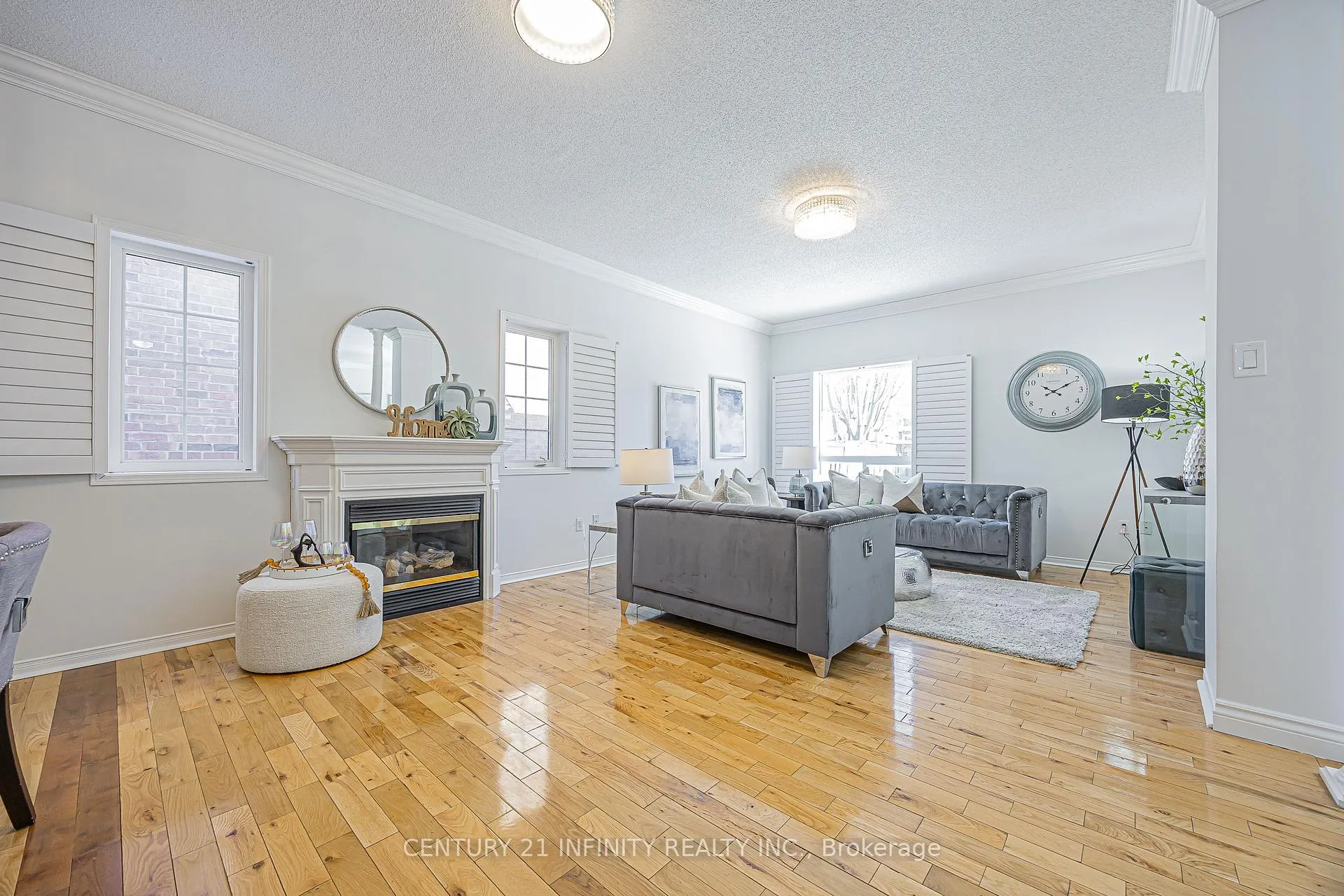 Photo 9 of 31 Gloria Crescent, Whitby, Williamsburg — HOMEH