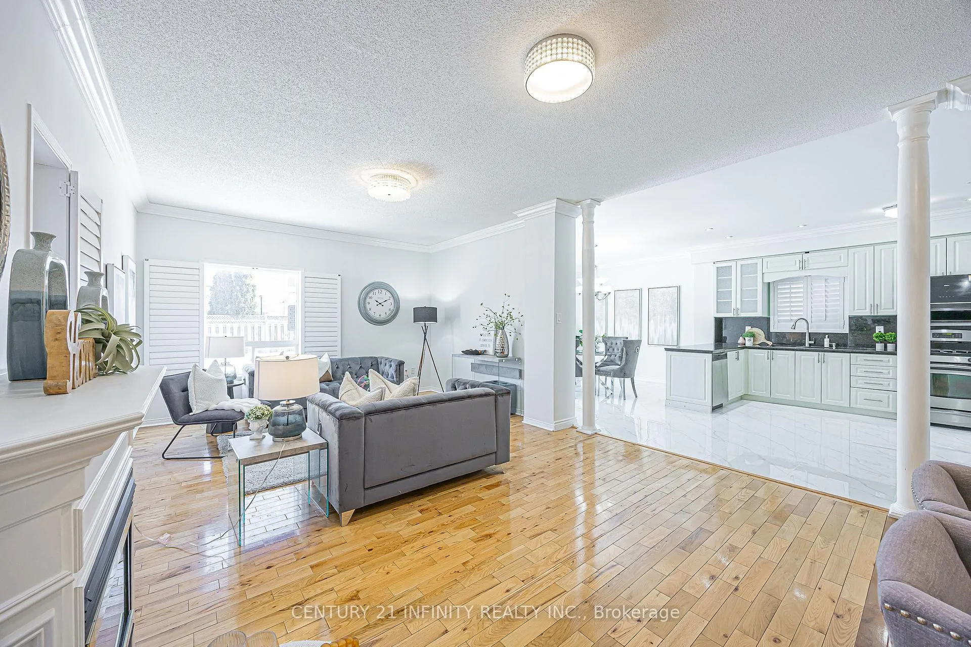 Photo 10 of 31 Gloria Crescent, Whitby, Williamsburg — HOMEH