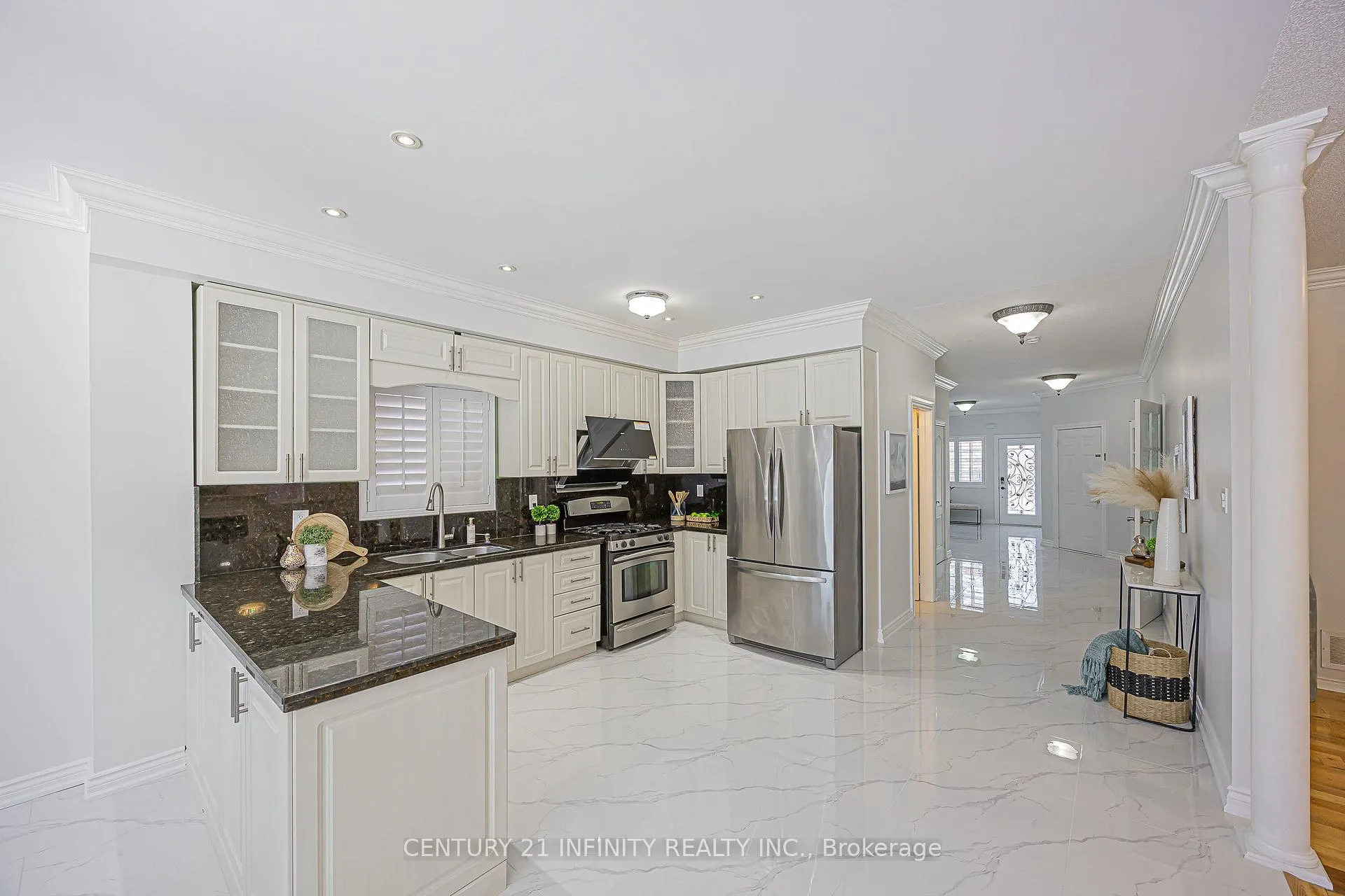 Photo 17 of 31 Gloria Crescent, Whitby, Williamsburg — HOMEH