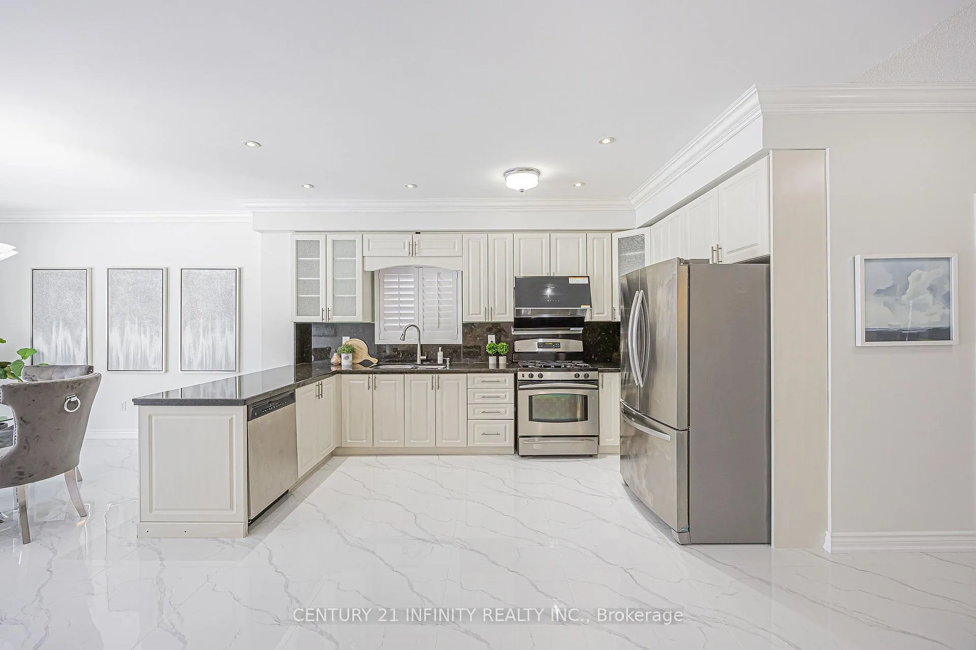 Photo 18 of 31 Gloria Crescent, Whitby, Williamsburg — HOMEH