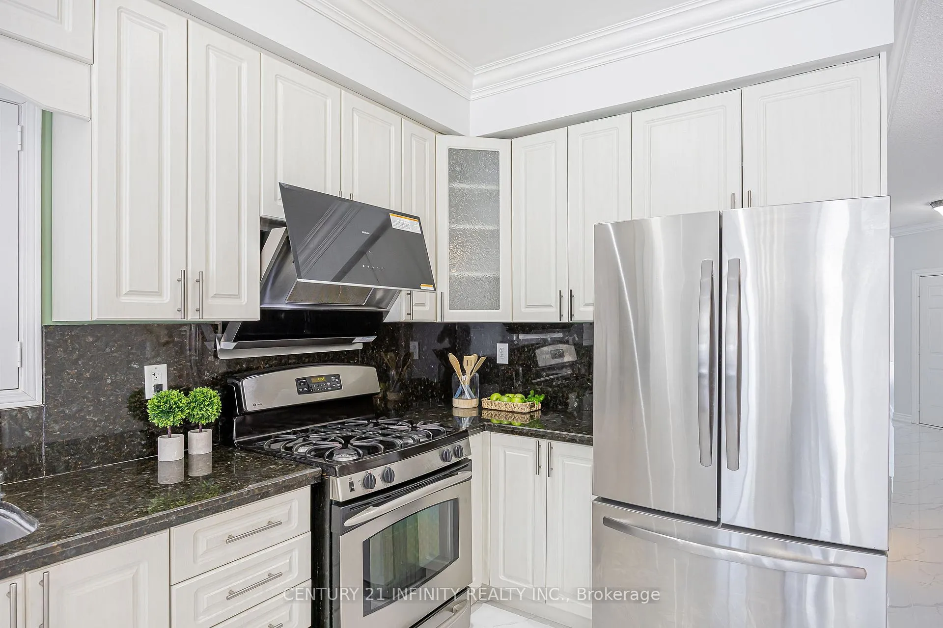 Photo 20 of 31 Gloria Crescent, Whitby, Williamsburg — HOMEH