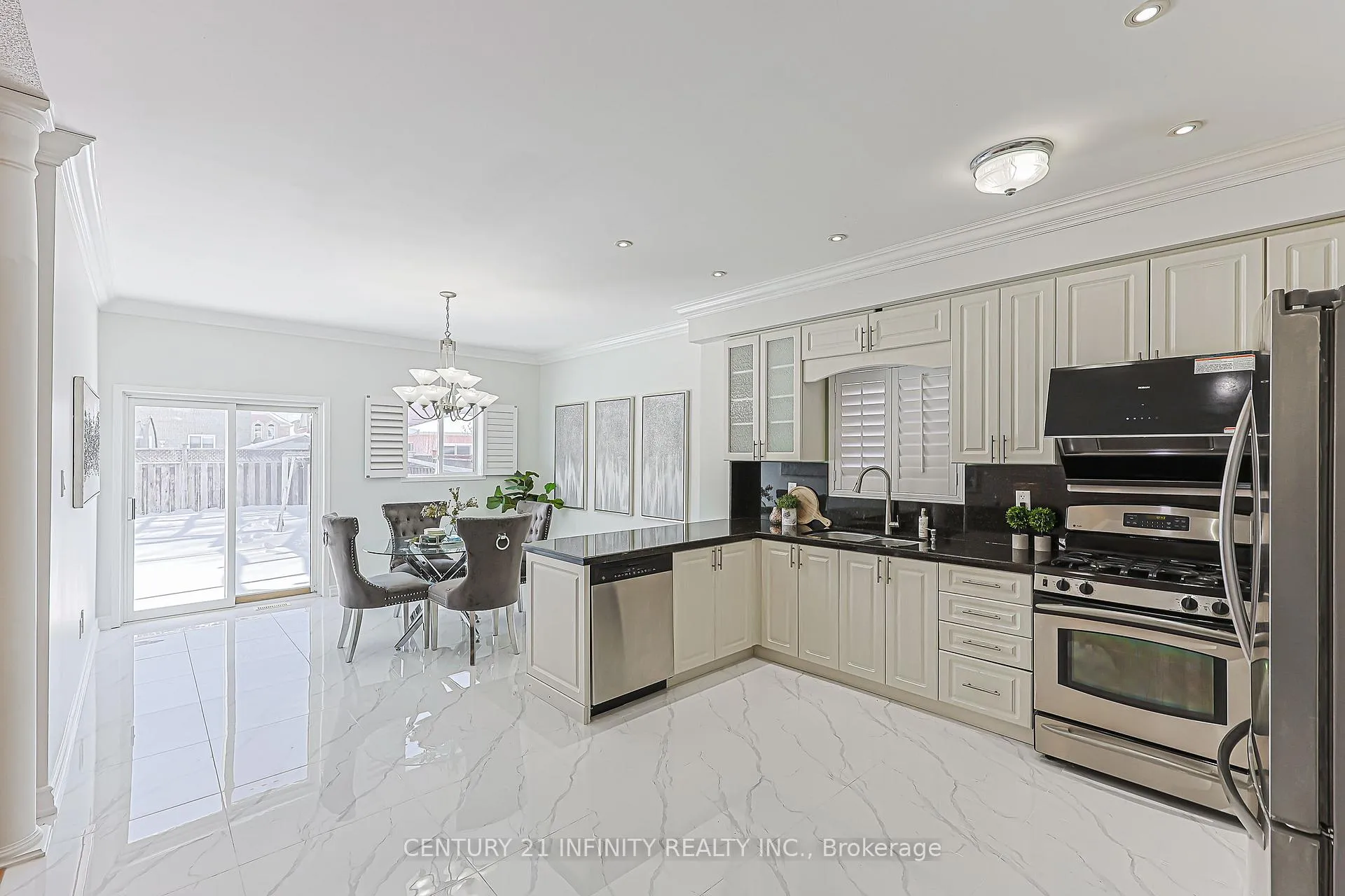 Photo 21 of 31 Gloria Crescent, Whitby, Williamsburg — HOMEH