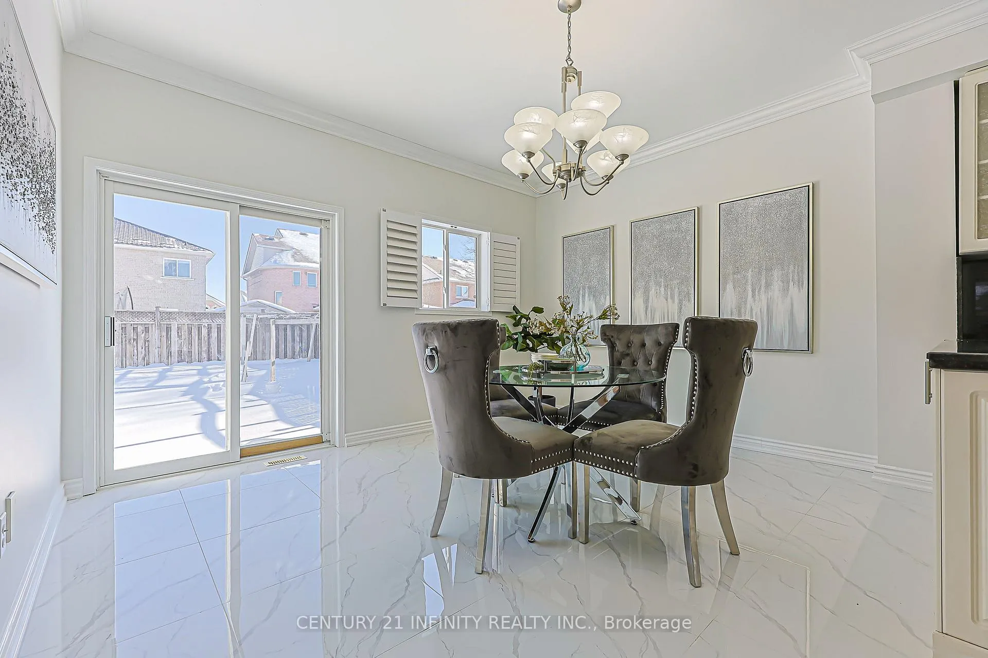 Photo 23 of 31 Gloria Crescent, Whitby, Williamsburg — HOMEH