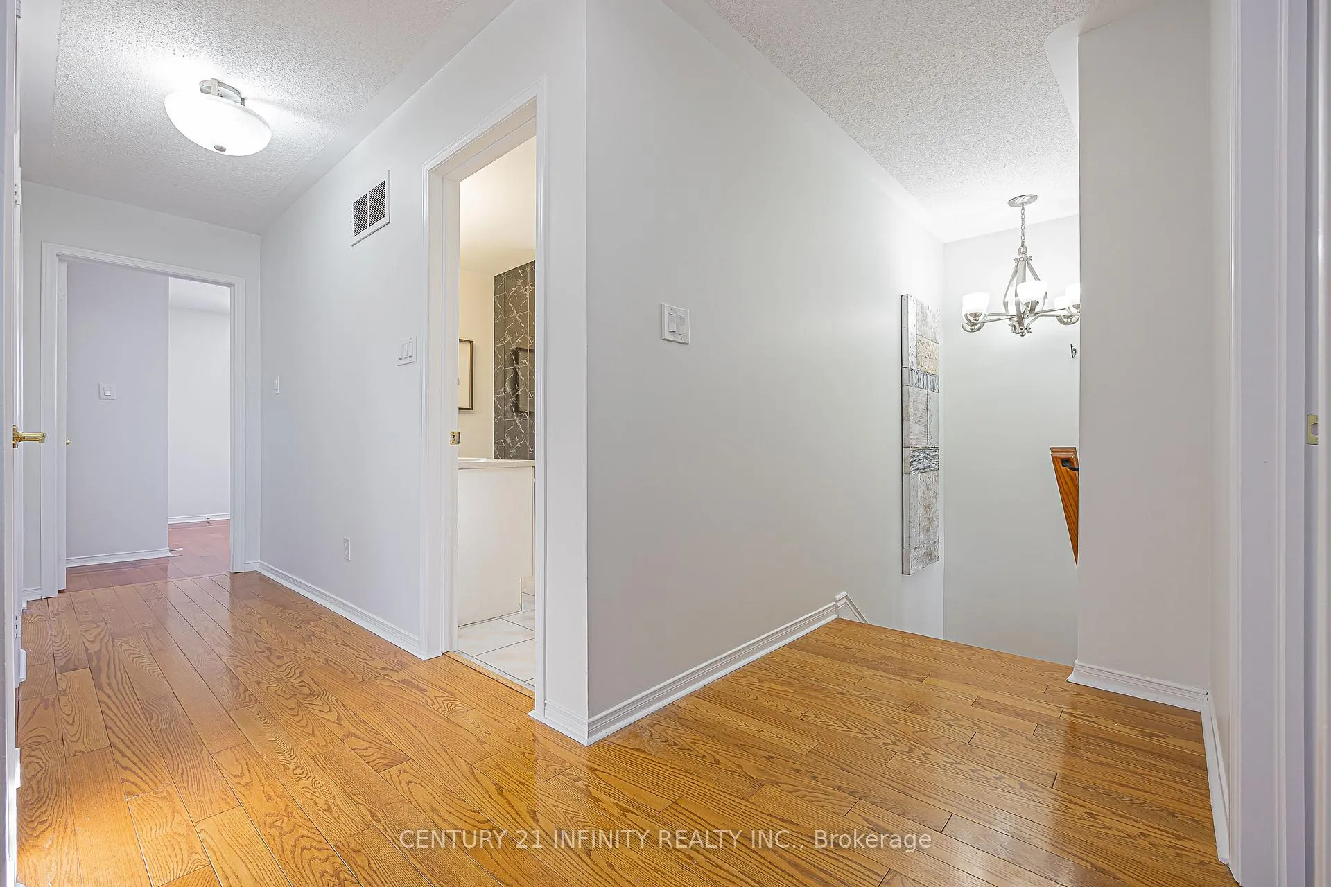 Photo 31 of 31 Gloria Crescent, Whitby, Williamsburg — HOMEH