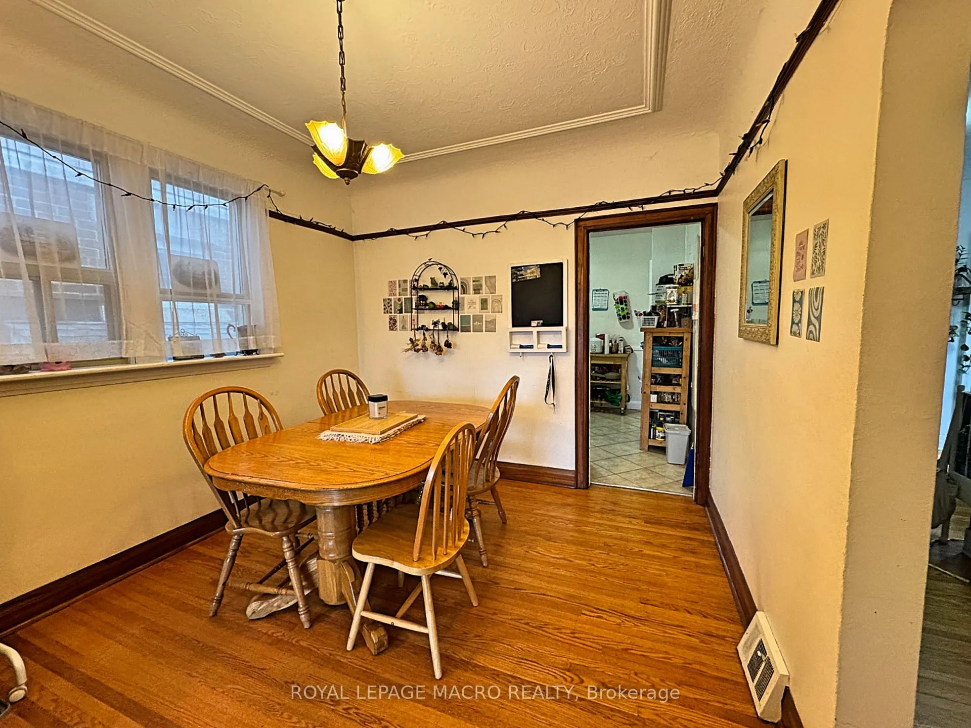 Photo 10 of 57 Paradise Road S, Hamilton, Westdale — HOMEH