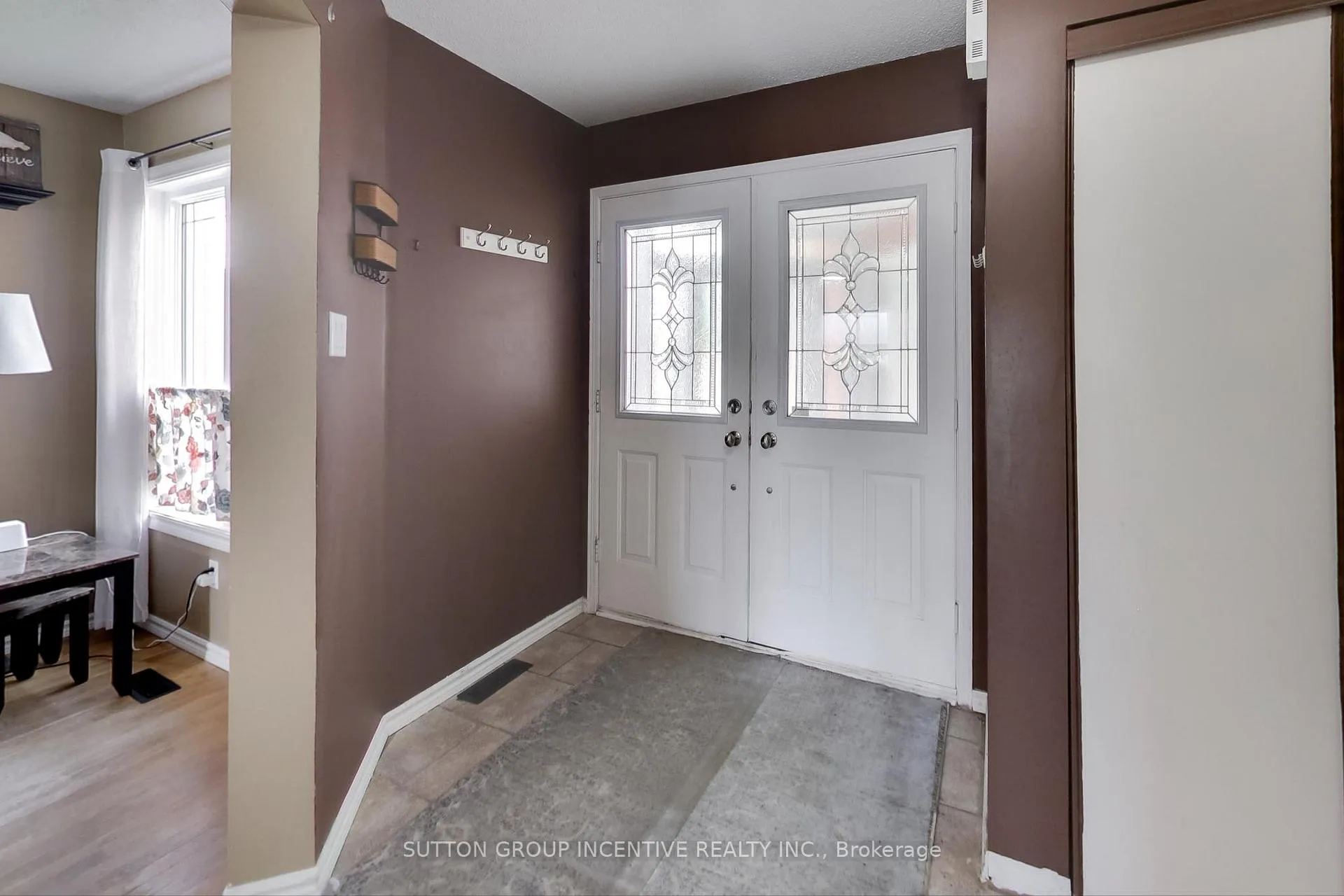 Photo 3 of 1238 Benson Street, Innisfil, Alcona — HOMEH