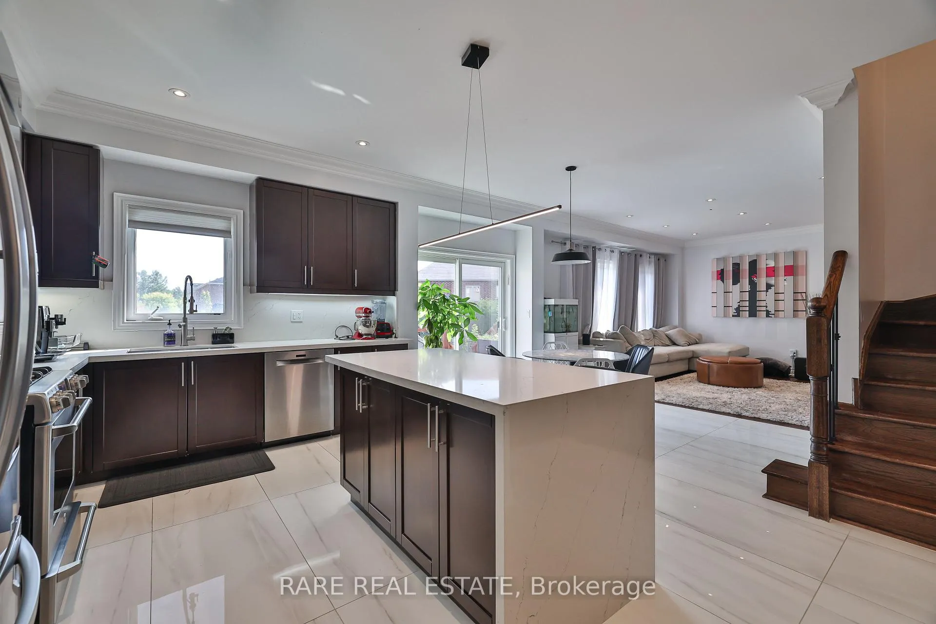 Photo 9 of 405 Thomas Cook Avenue, Vaughan, Patterson — HOMEH