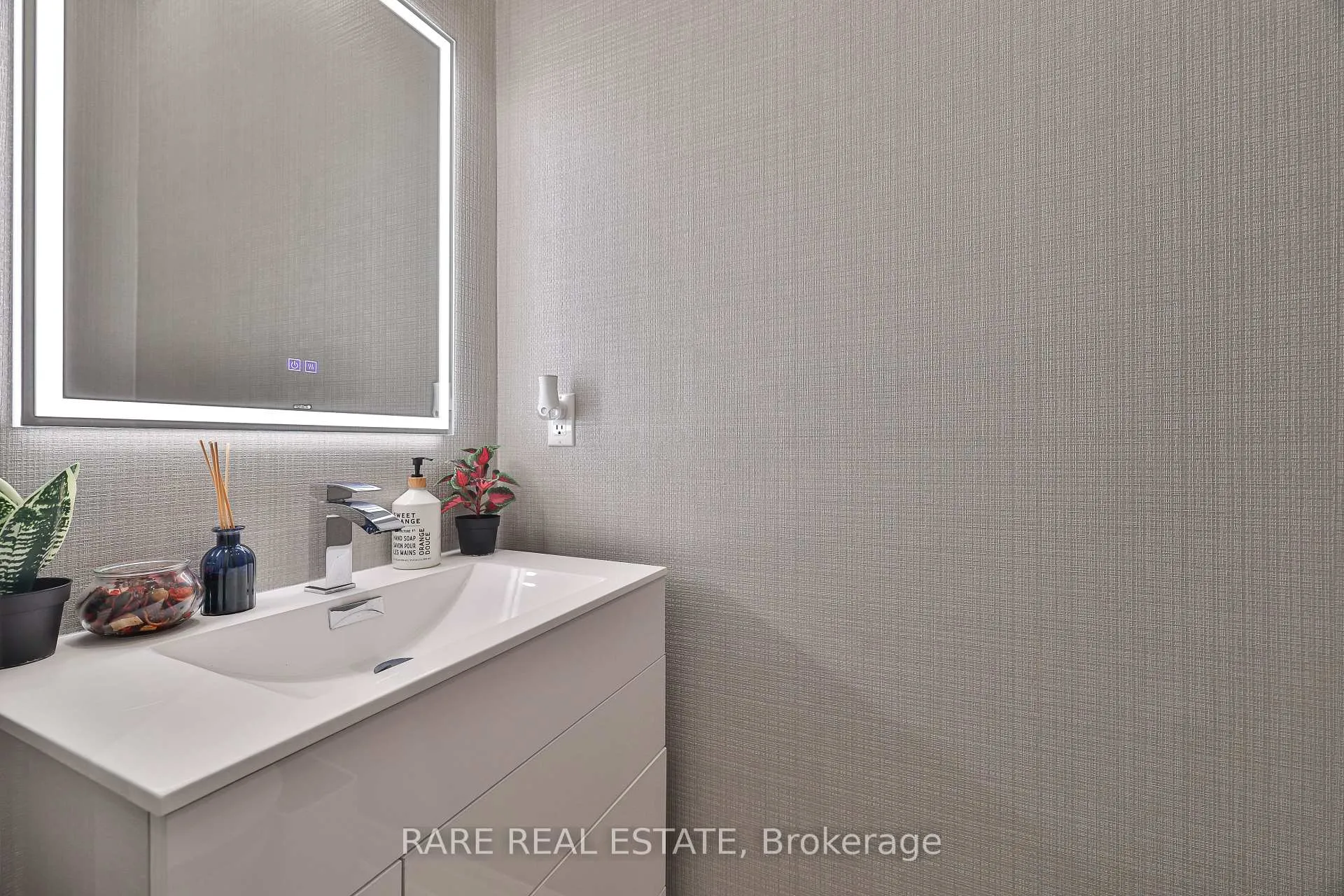 Photo 16 of 405 Thomas Cook Avenue, Vaughan, Patterson — HOMEH