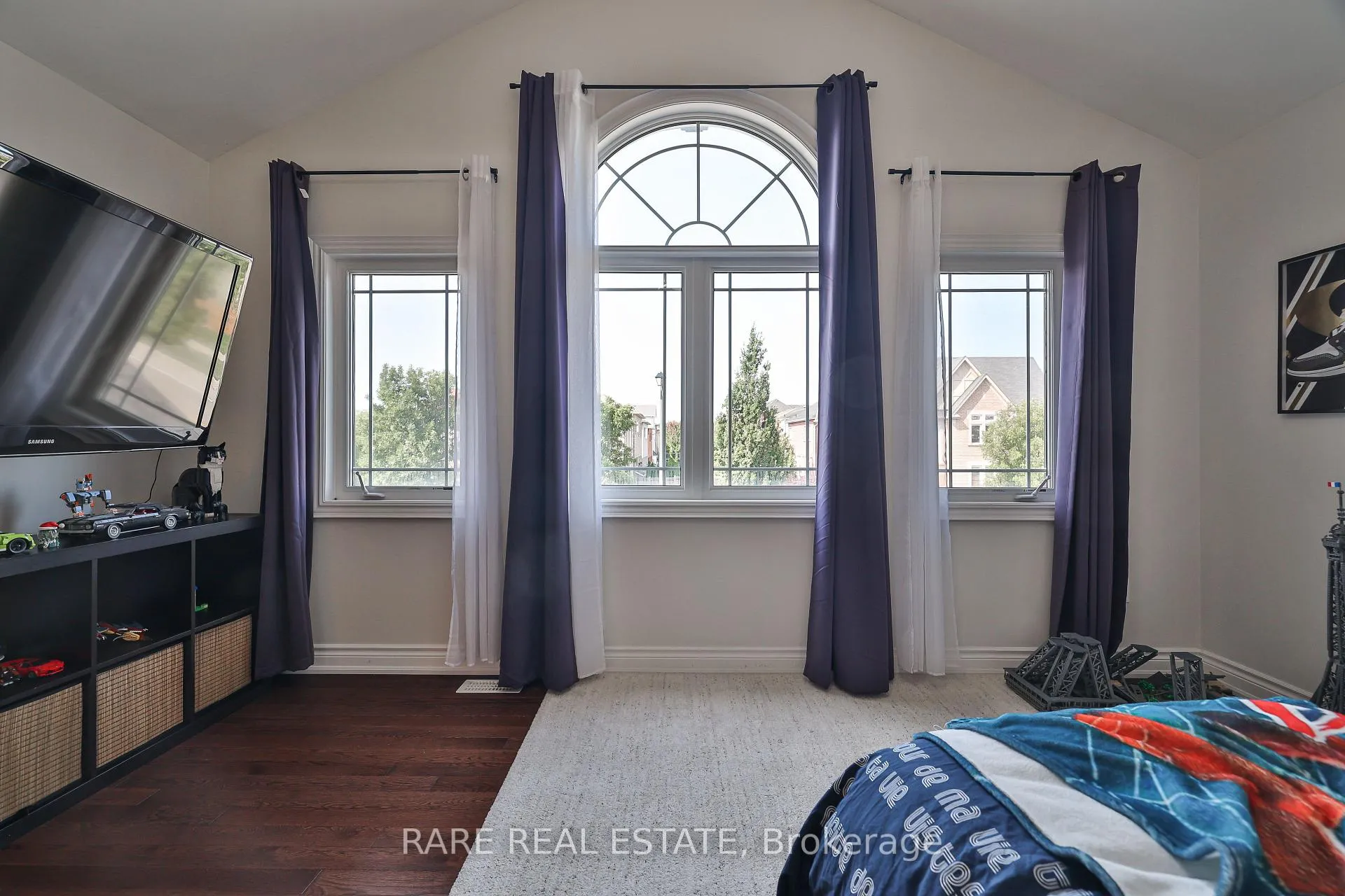 Photo 32 of 405 Thomas Cook Avenue, Vaughan, Patterson — HOMEH