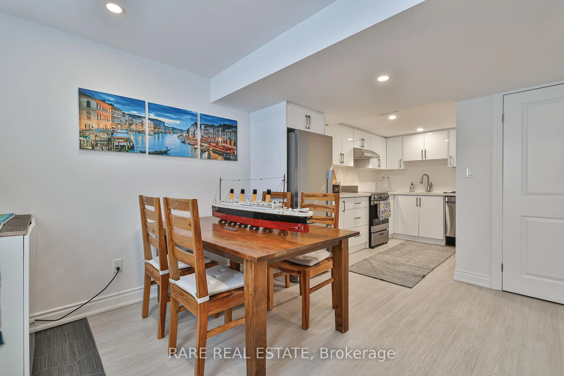 Photo 40 of 405 Thomas Cook Avenue, Vaughan, Patterson — HOMEH
