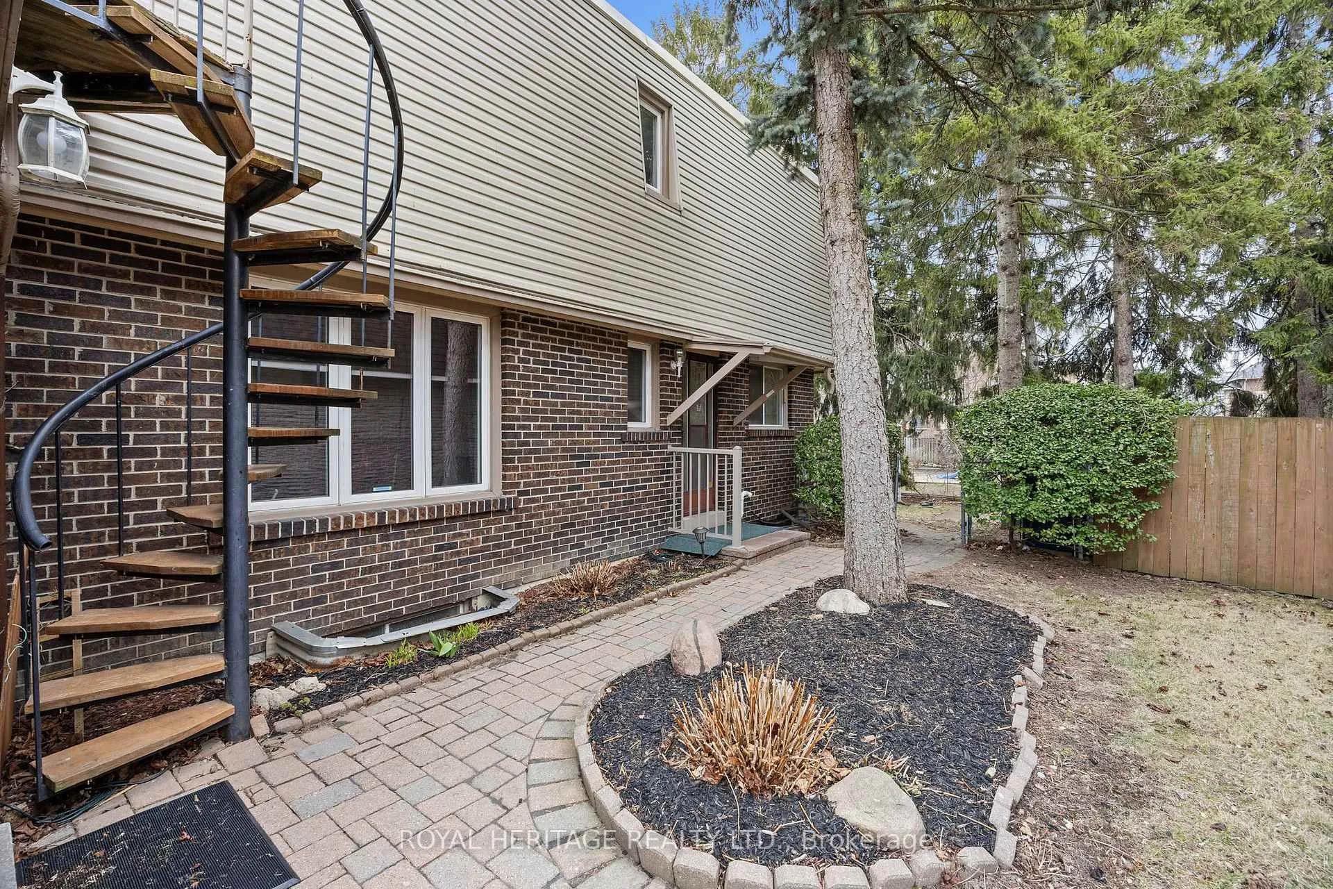 Photo 3 of 1755 Storrington Street, Pickering, Liverpool — HOMEH