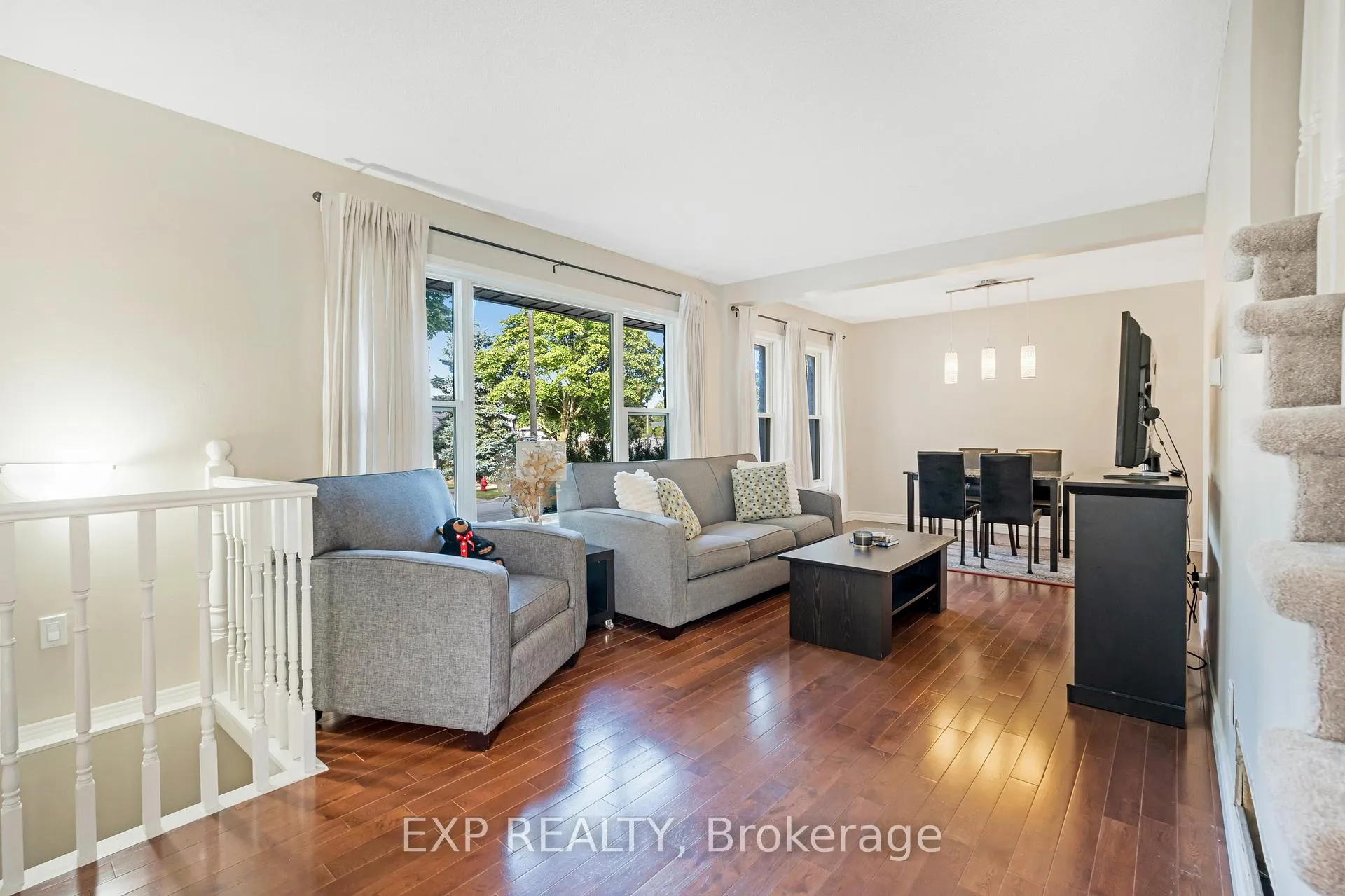 Photo 4 of 88 Rand Street, Hamilton, Stoney Creek Mountain — HOMEH