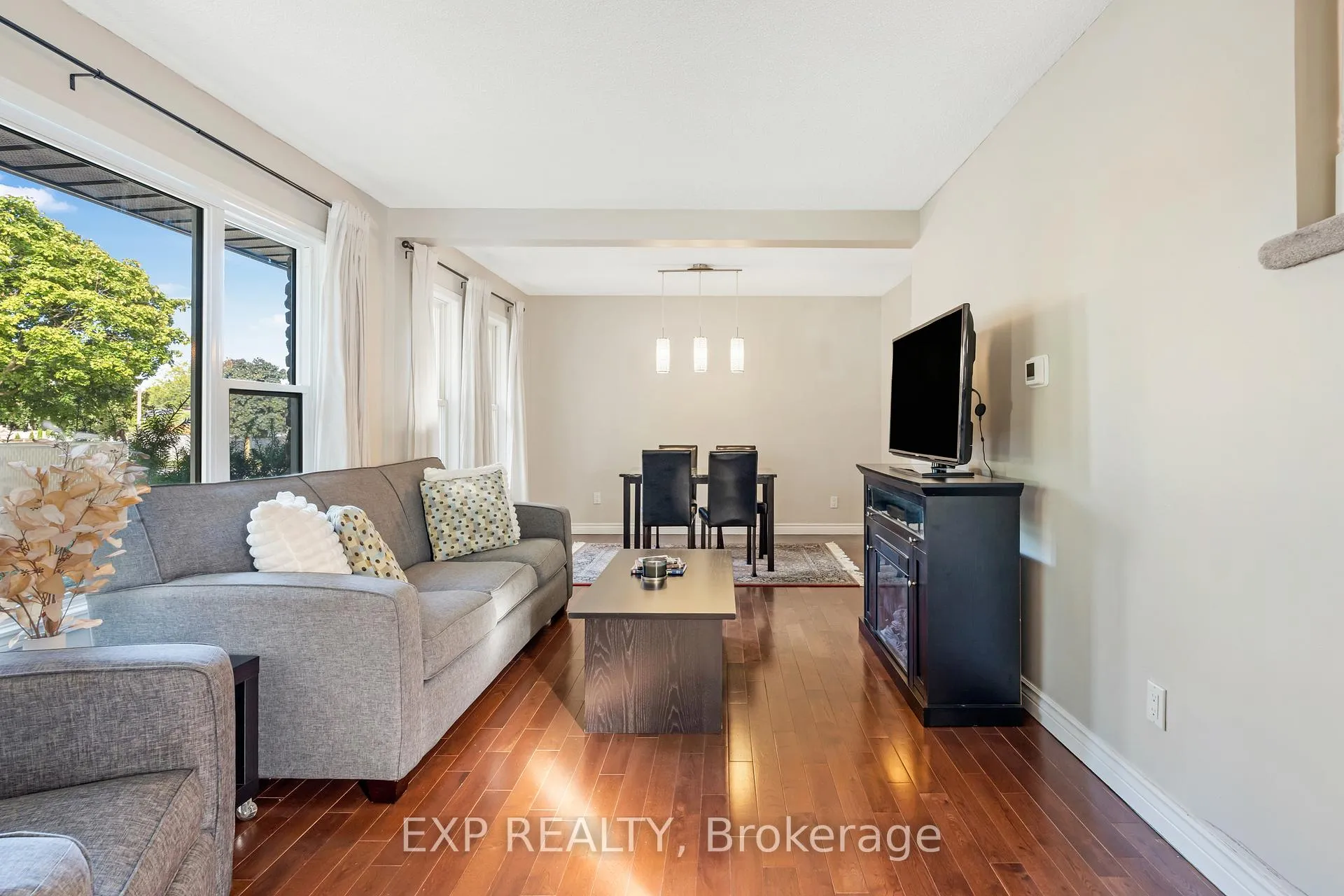 Photo 5 of 88 Rand Street, Hamilton, Stoney Creek Mountain — HOMEH