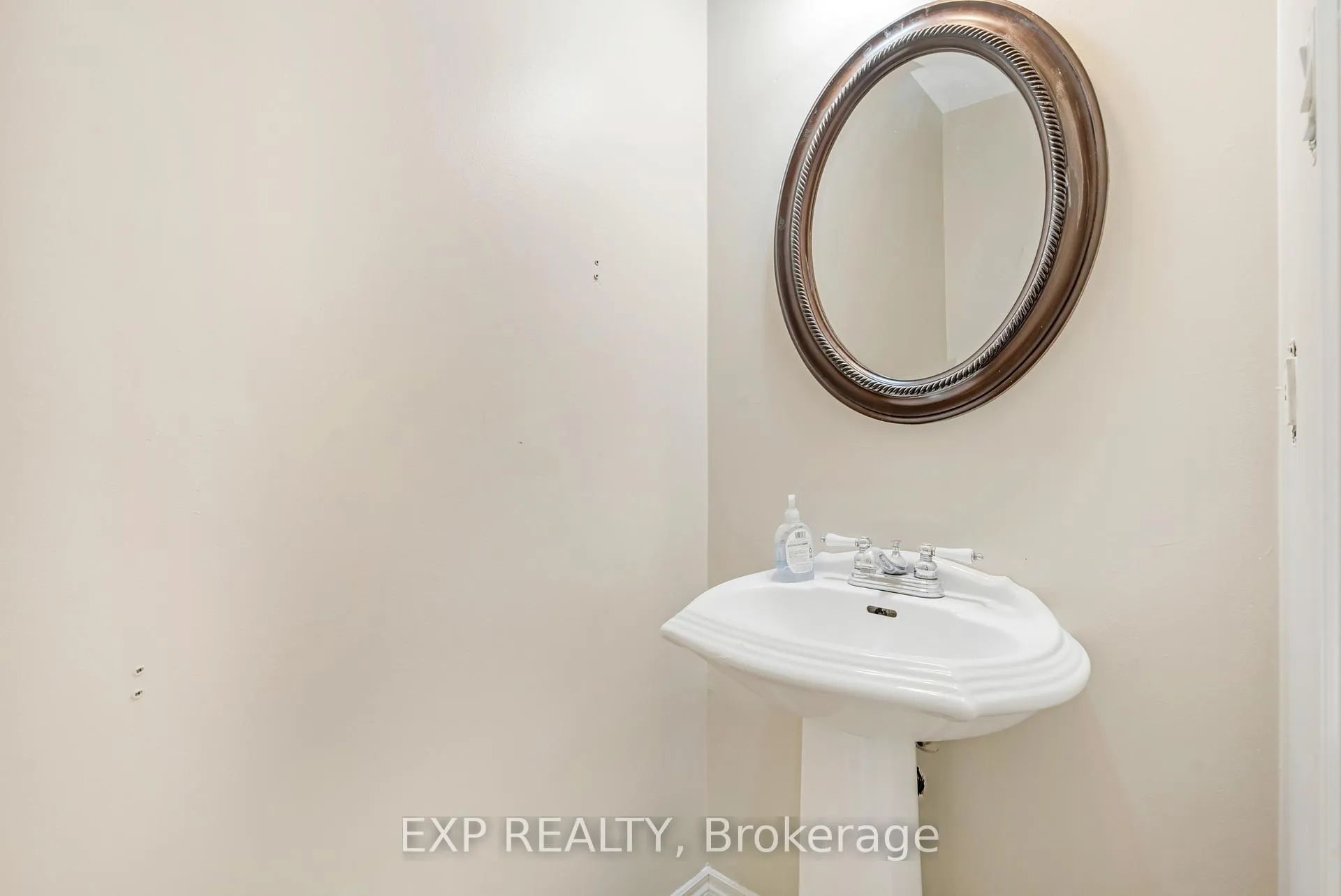 Photo 10 of 88 Rand Street, Hamilton, Stoney Creek Mountain — HOMEH