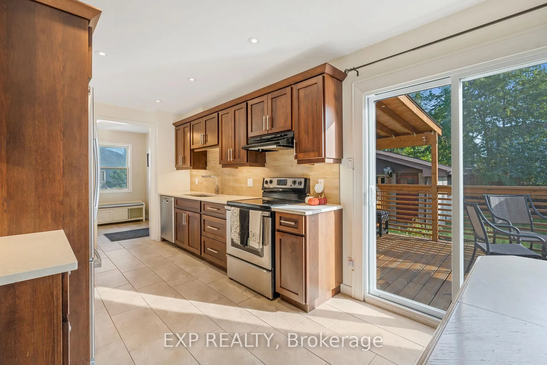 Photo 12 of 88 Rand Street, Hamilton, Stoney Creek Mountain — HOMEH