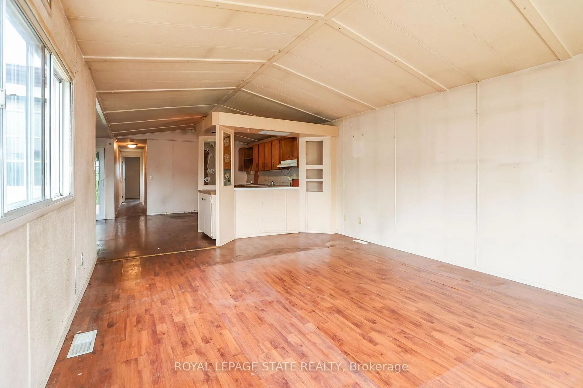 Photo 6 of 4452 Jonathan Lane, Lincoln, Beamsville — HOMEH