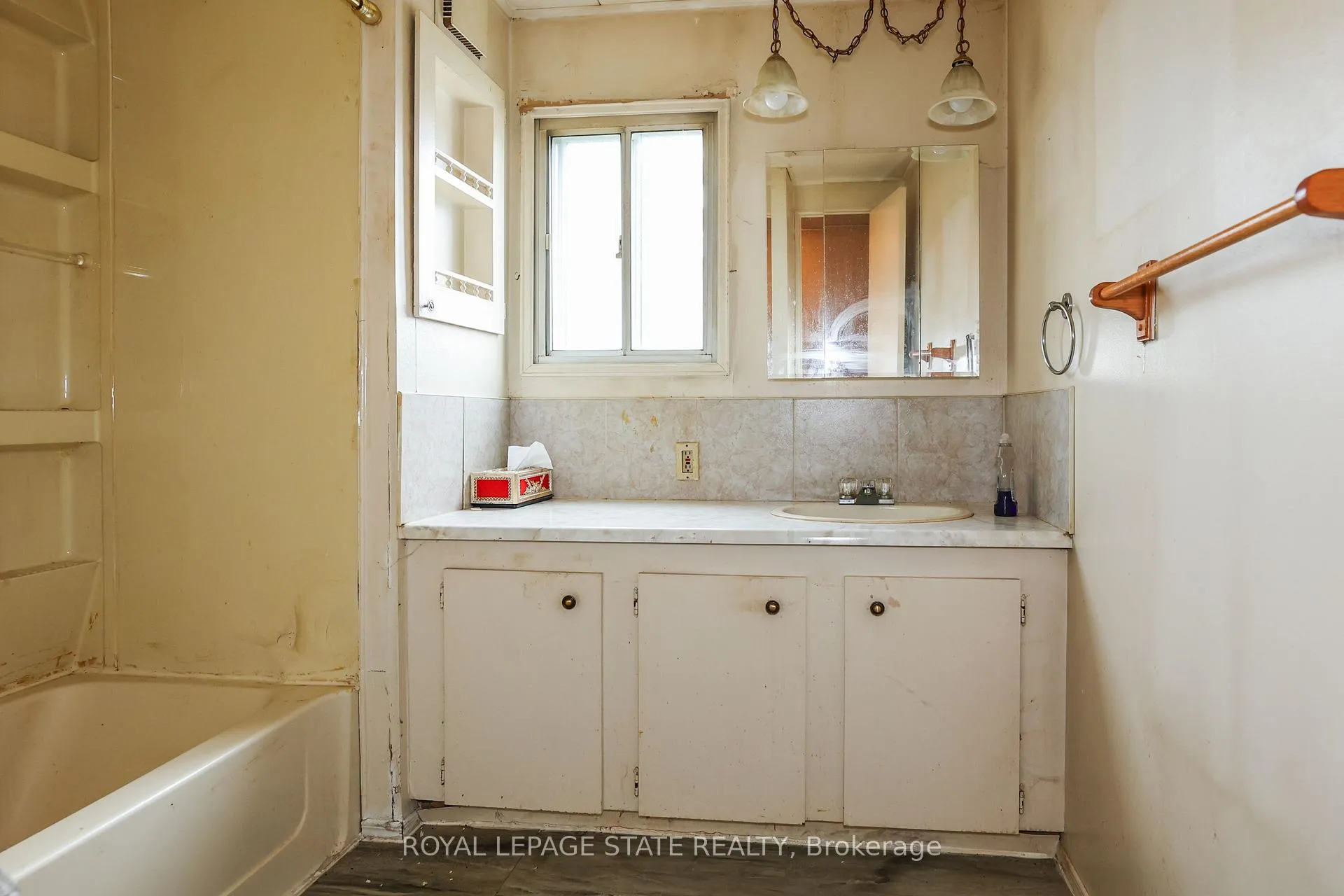 Photo 16 of 4452 Jonathan Lane, Lincoln, Beamsville — HOMEH