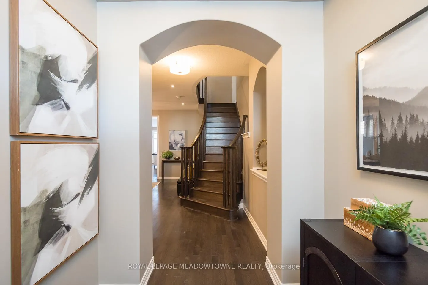 Photo 3 of Unit 20, 485 Pringle Avenue, Milton, Scott — HOMEH