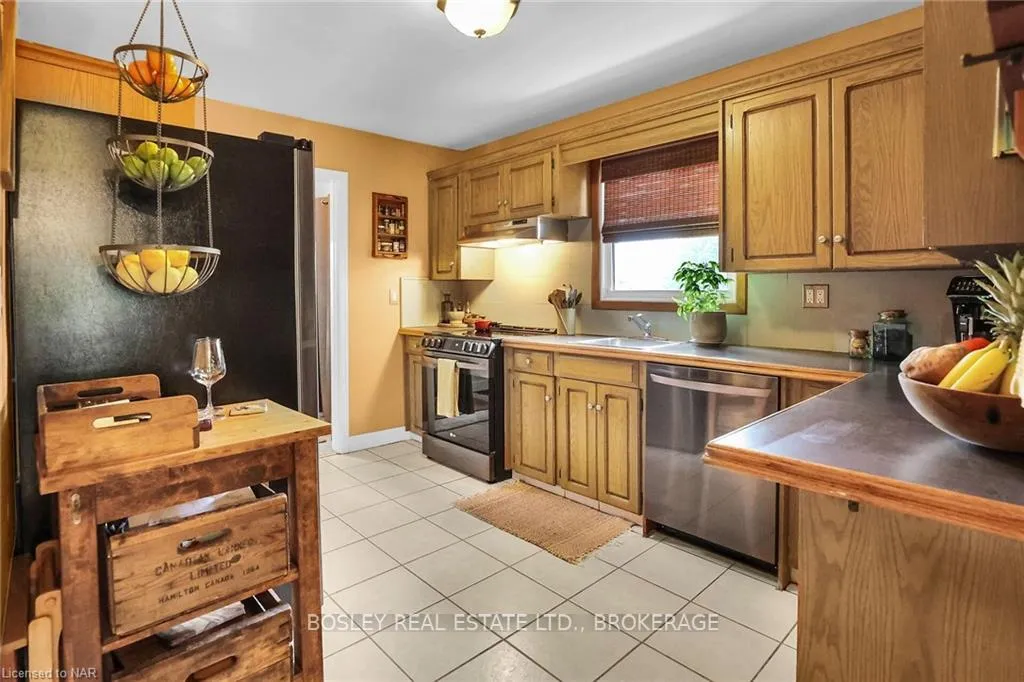 Photo 6 of 6746 Waters Avenue, Niagara Falls, Arad/Fallsview — HOMEH