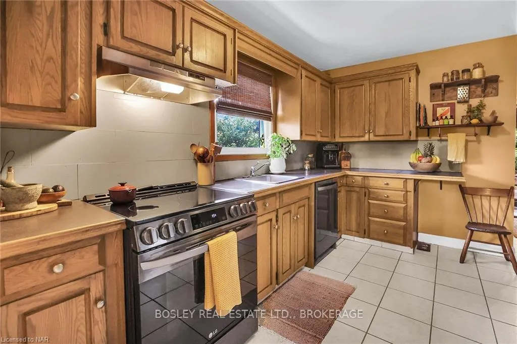 Photo 7 of 6746 Waters Avenue, Niagara Falls, Arad/Fallsview — HOMEH